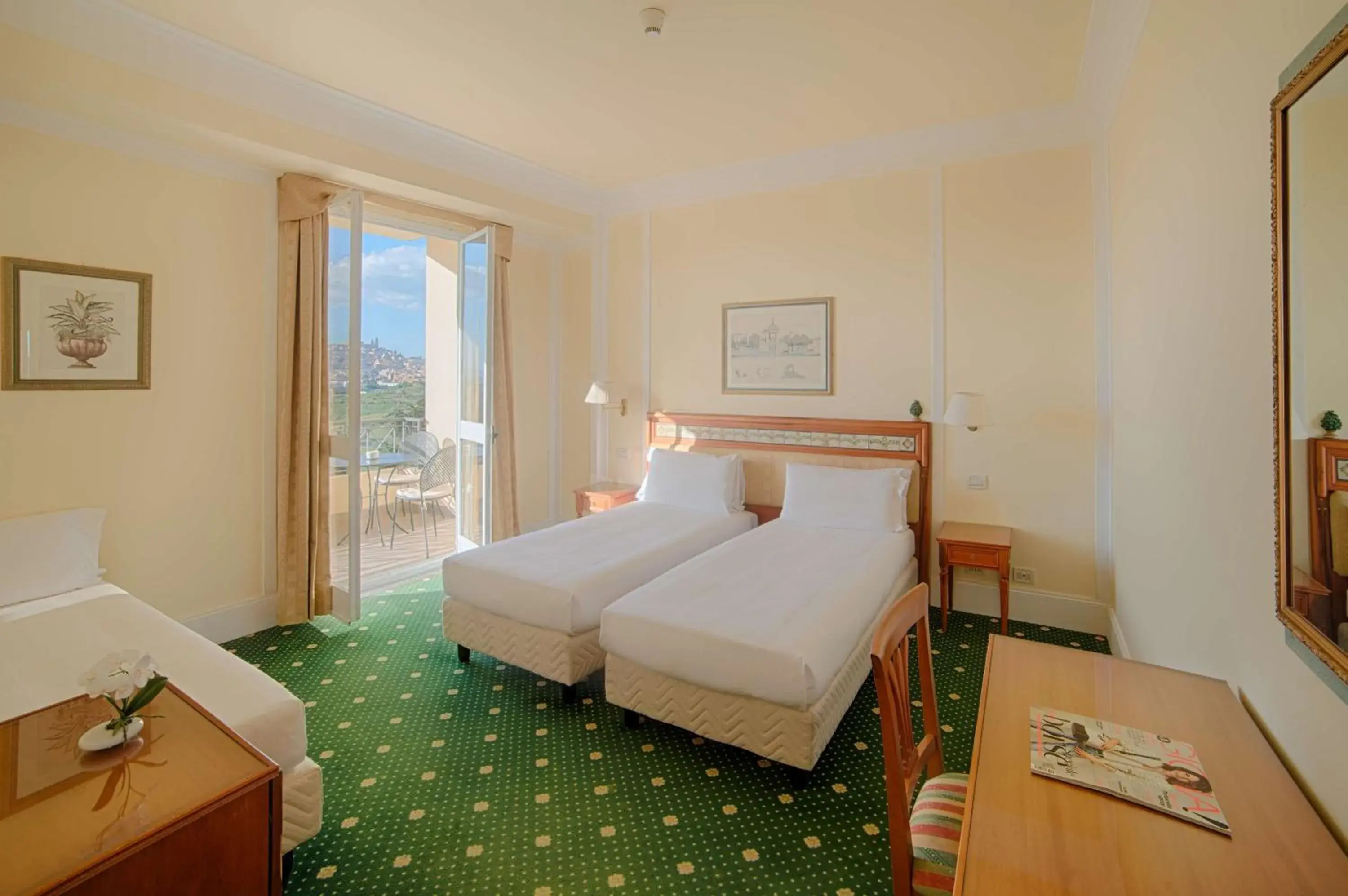 View (from property/room), Bed in NH Caltagirone Villa San Mauro