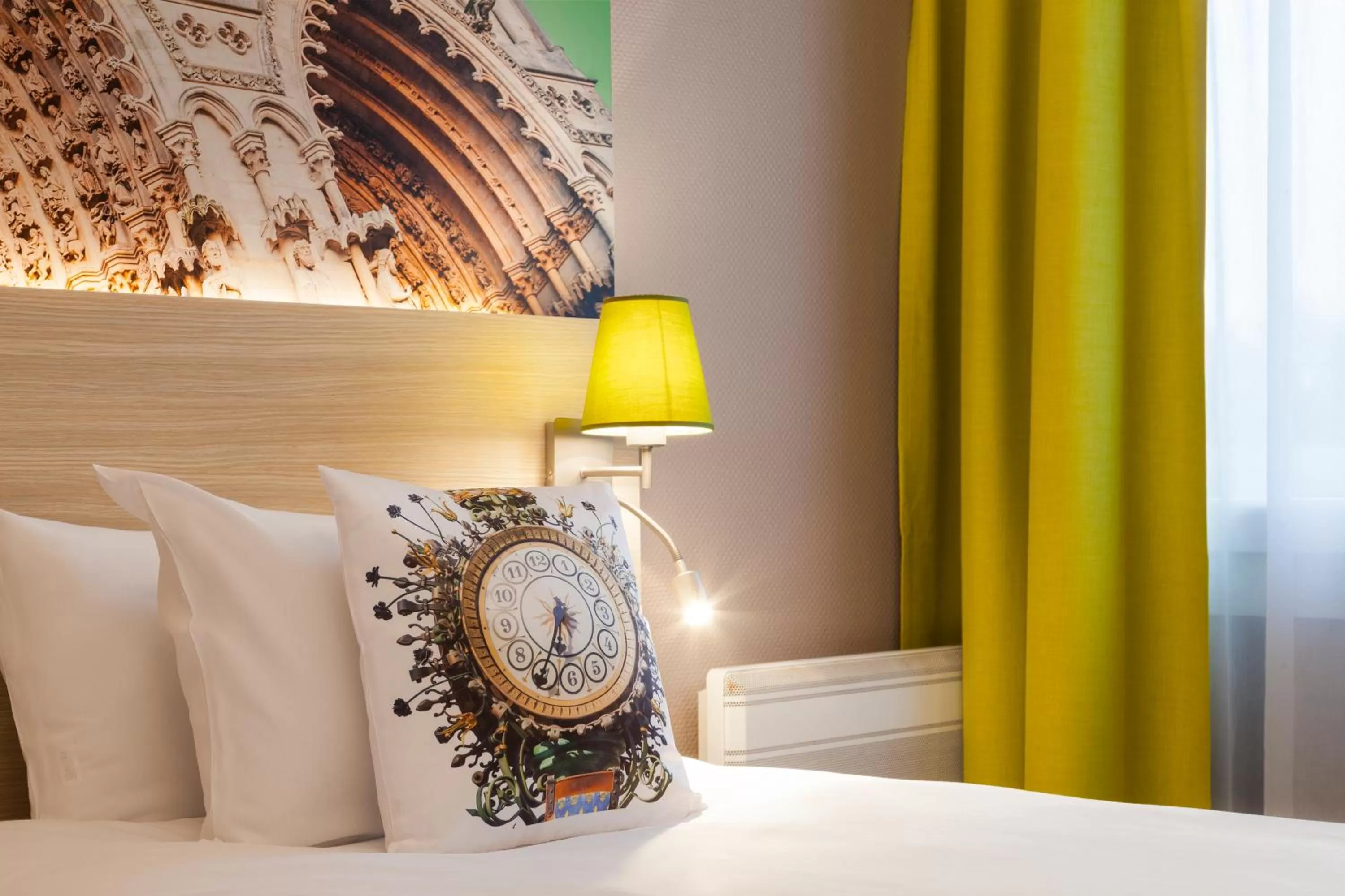 Bedroom, Bed in Brit Hotel Confort Amiens