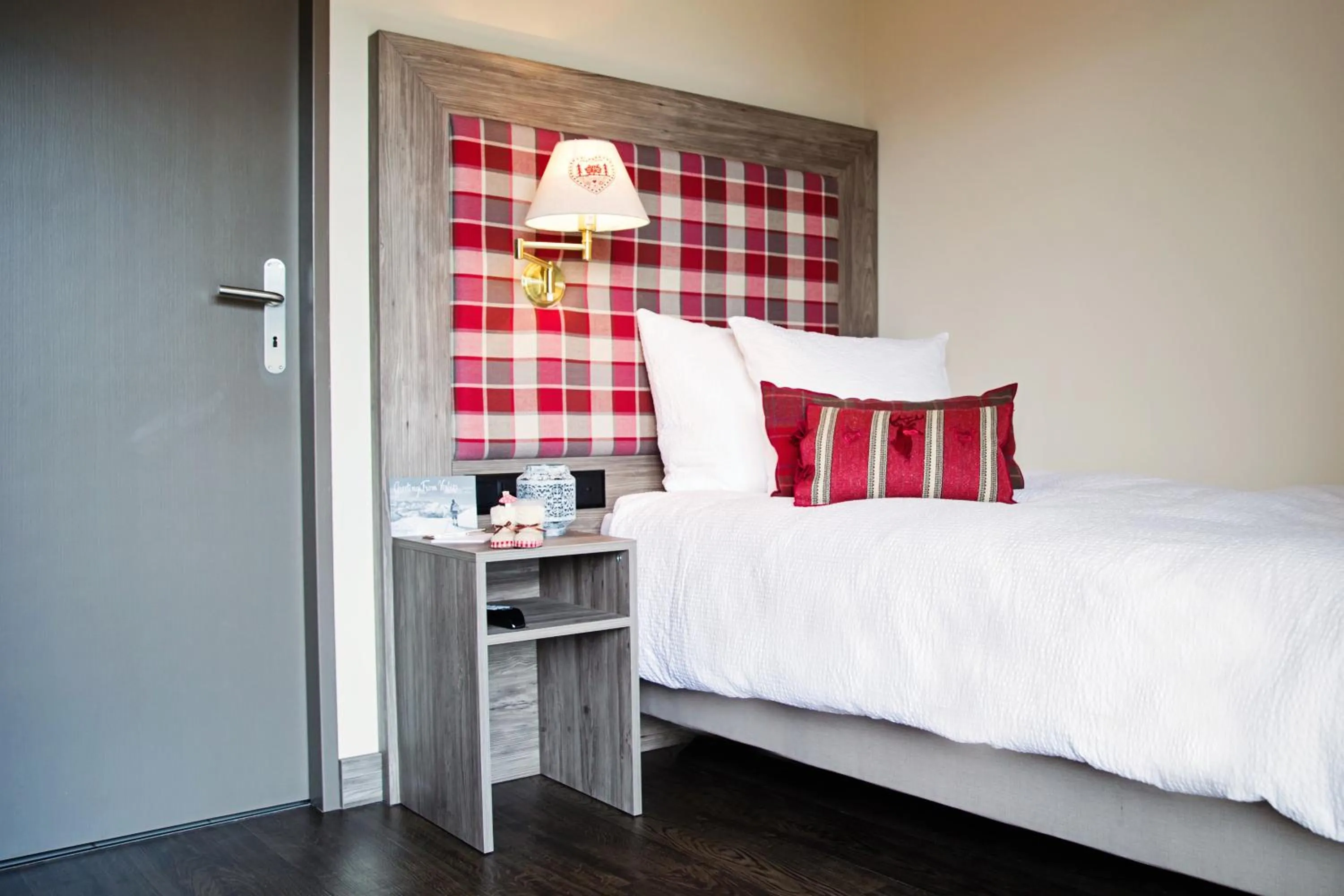 Cozy Mini Double Room - single occupancy in Hotel Bristol Verbier