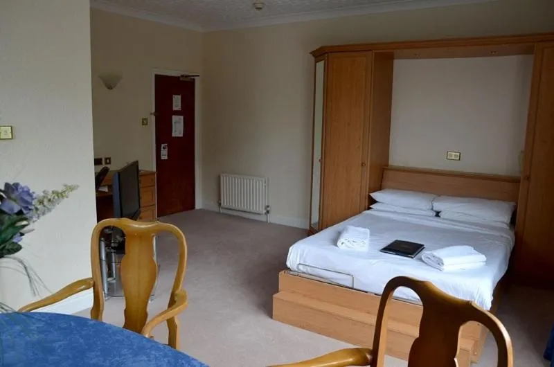 Bedroom in Uno Thames Riverside Hotel By Uno