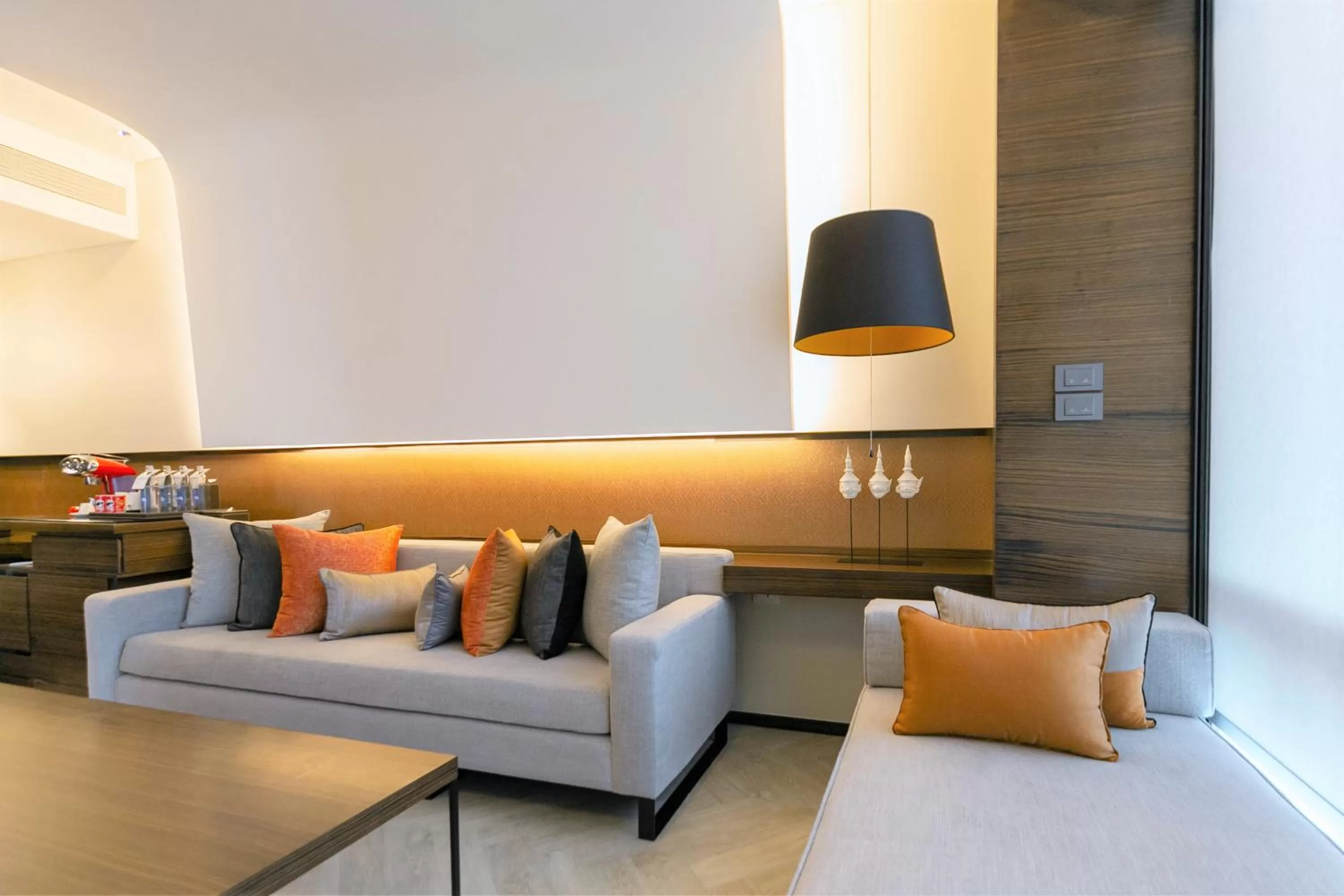 Living room in Le Meridien Bangkok