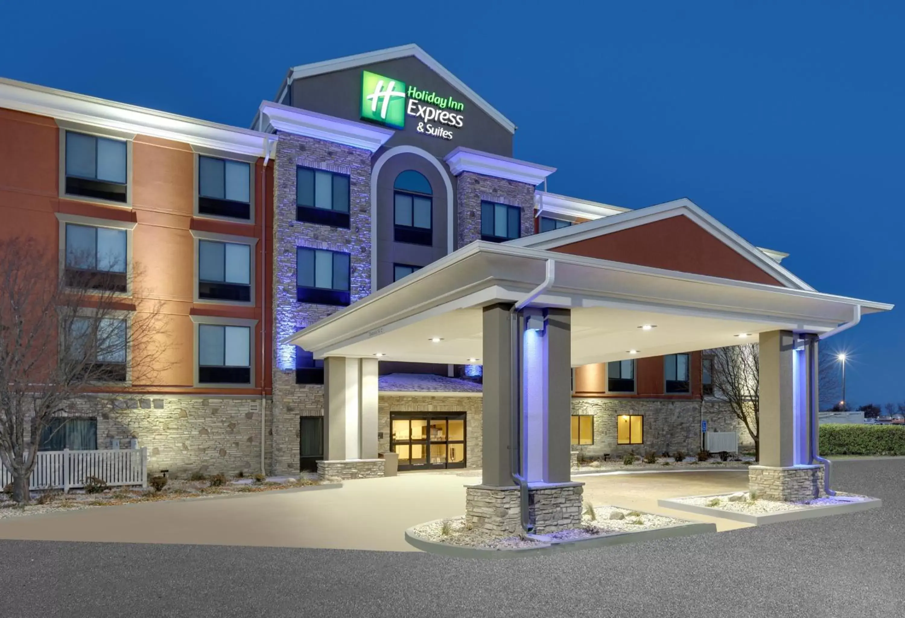 Property building in Holiday Inn Express & Suites Mitchell, an IHG Hotel