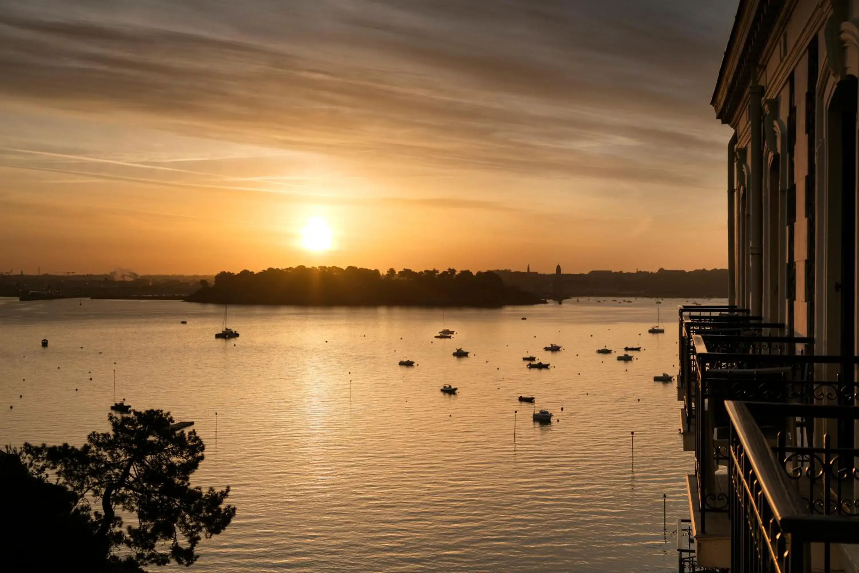 On site, Sunrise/Sunset in Hotel Barriere Le Grand Hotel Dinard