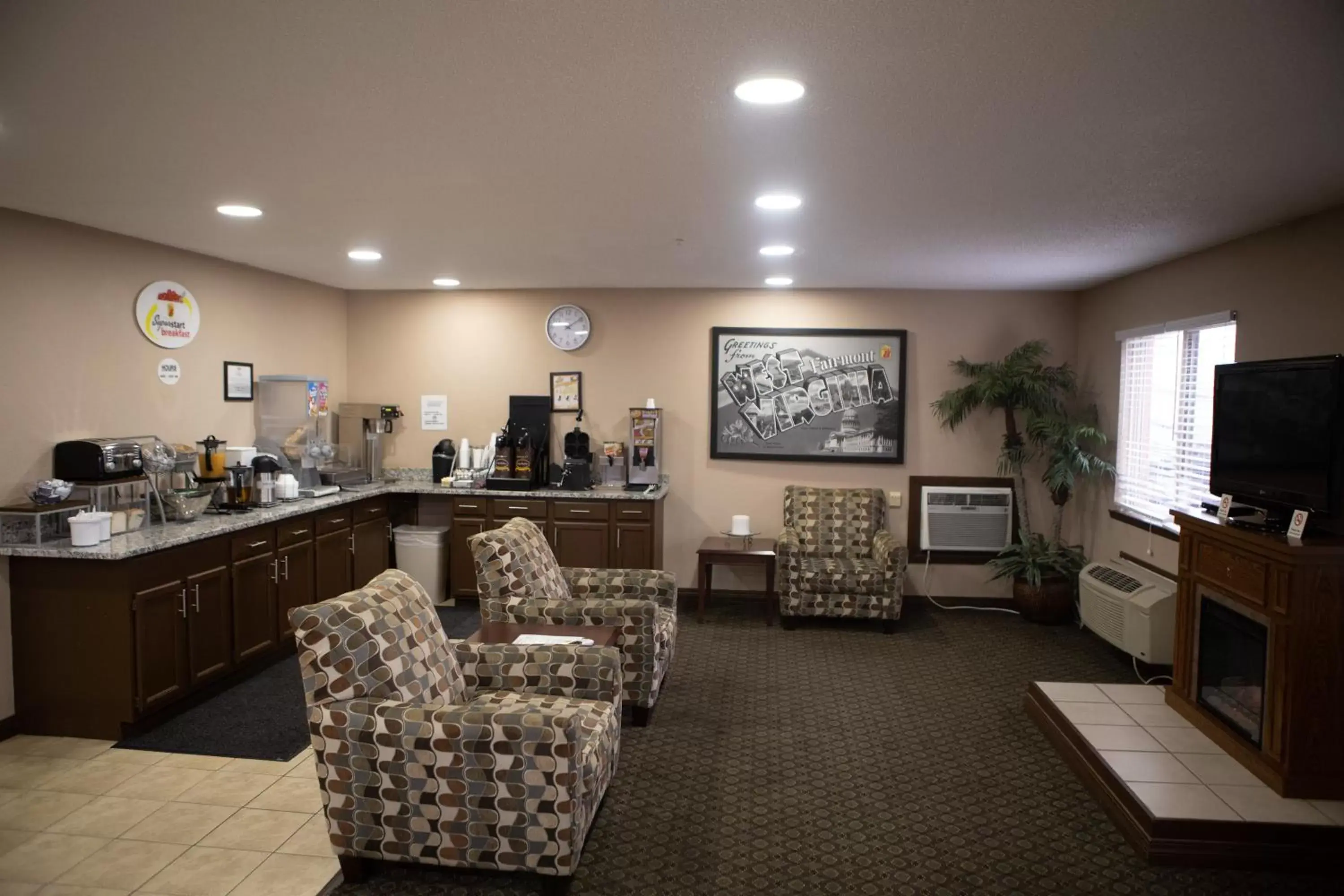 Lobby or reception in Super 8 by Wyndham Fairmont