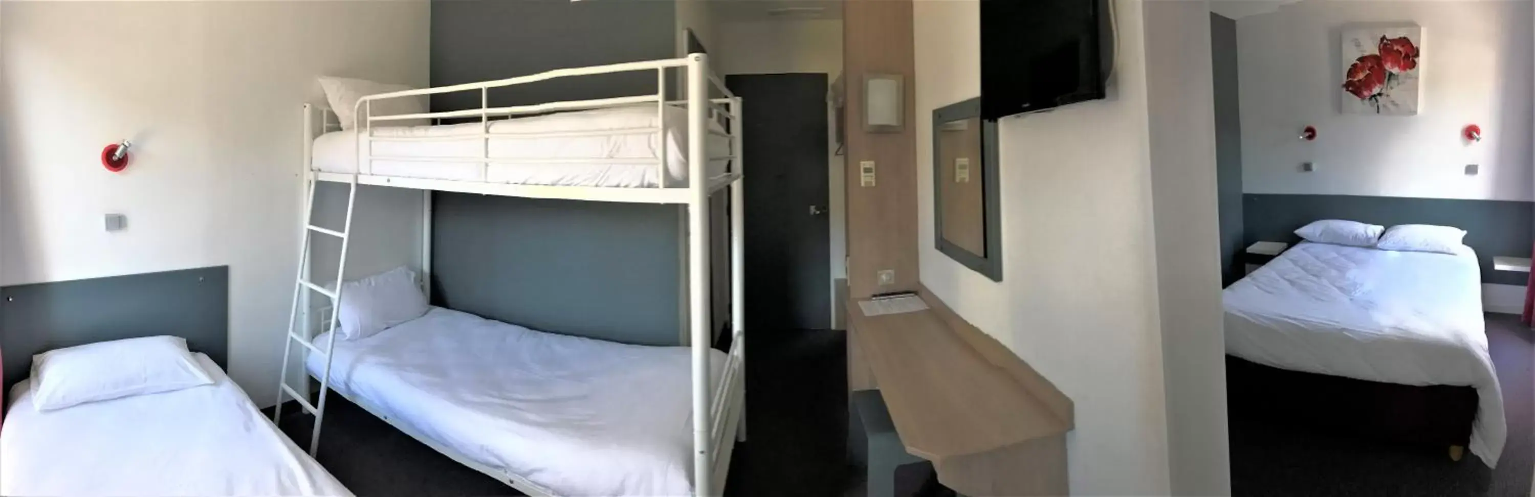 Bedroom, Bunk Bed in HALT HOTEL - Choisissez l'Hôtellerie Indépendante