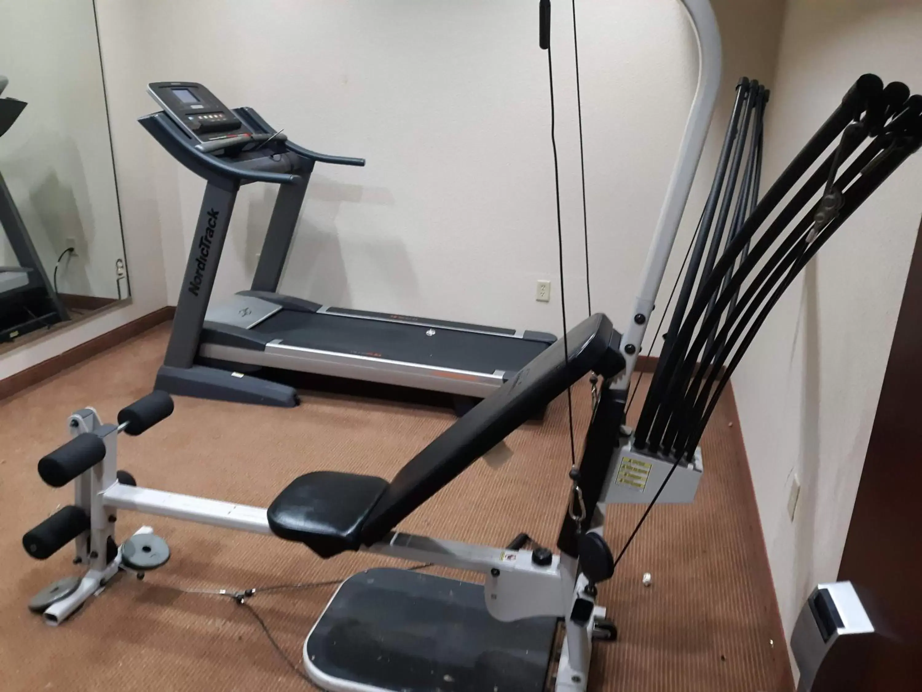 Fitness centre/facilities, Fitness Center/Facilities in OYO Townhouse Clute Lake Jackson