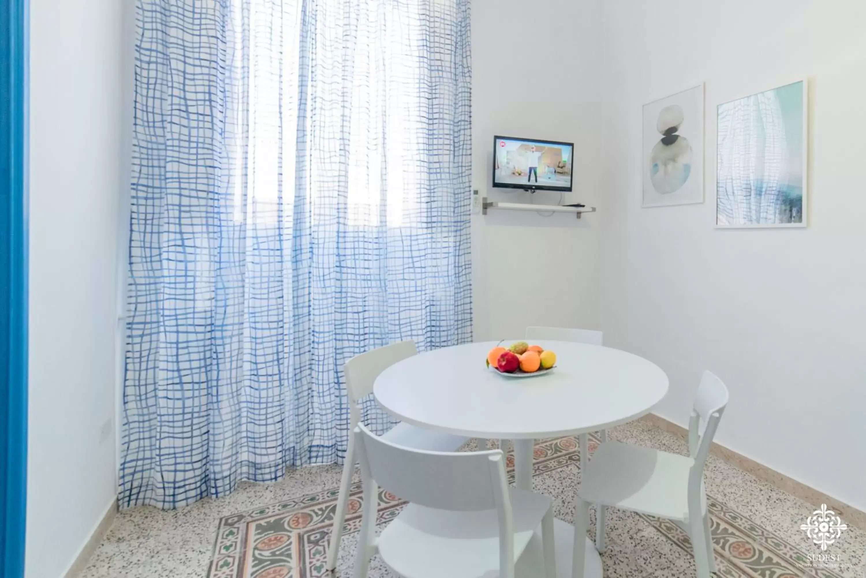 TV and multimedia, Dining Area in LE 4 PERLE Apartments