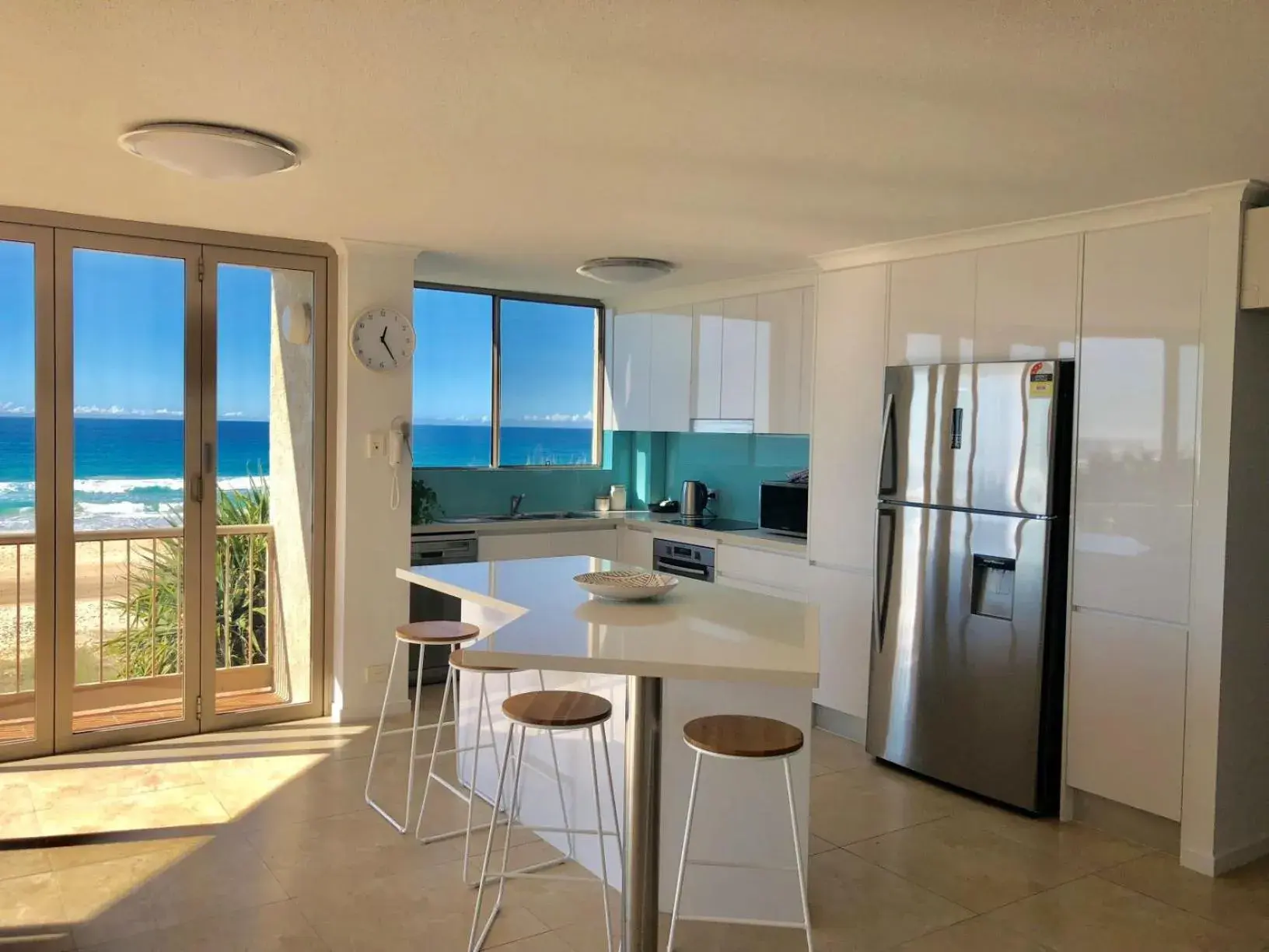 Kitchen or kitchenette, Kitchen/Kitchenette in Sanctuary Beach Resort