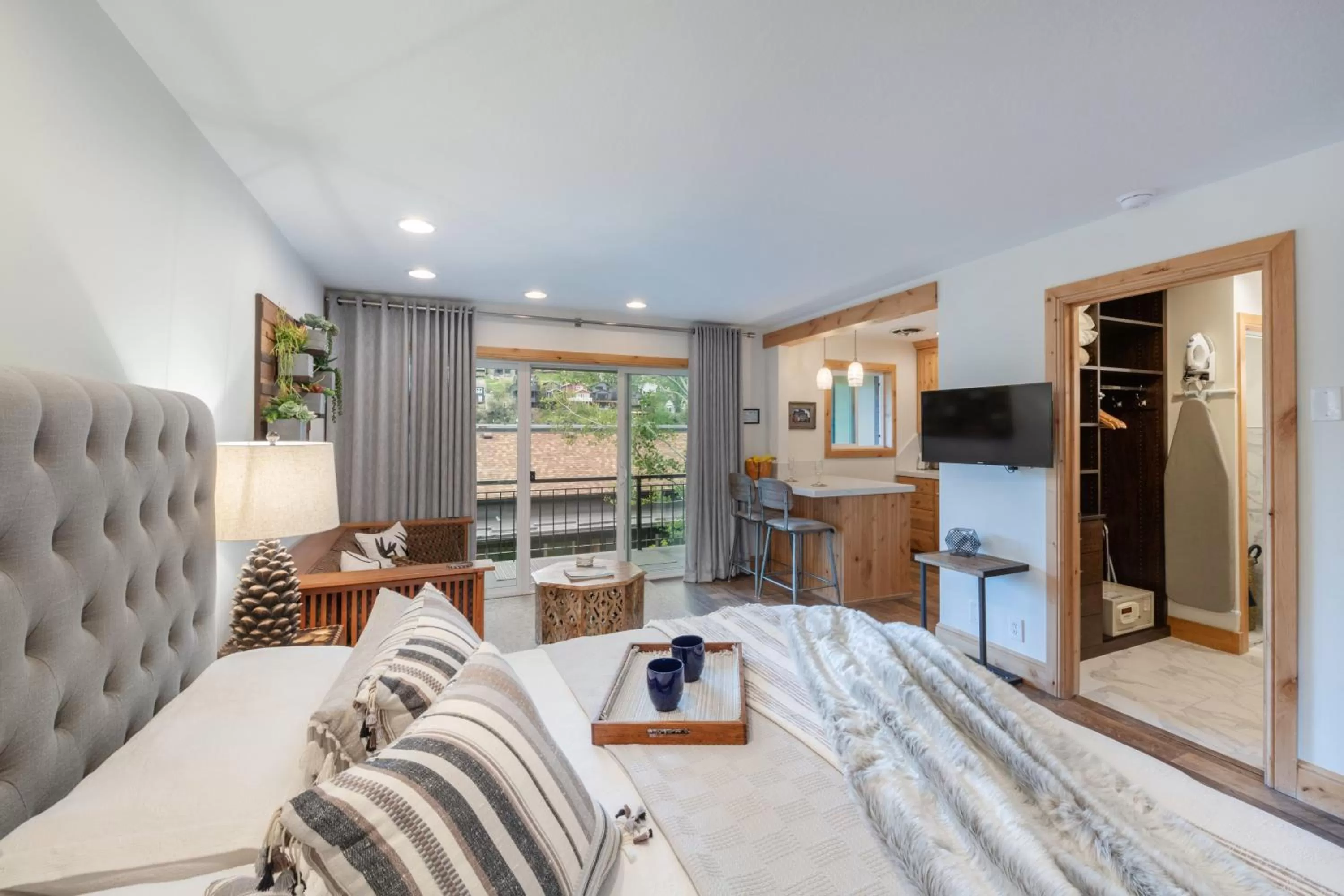 Bed in Treasure Mountain Inn