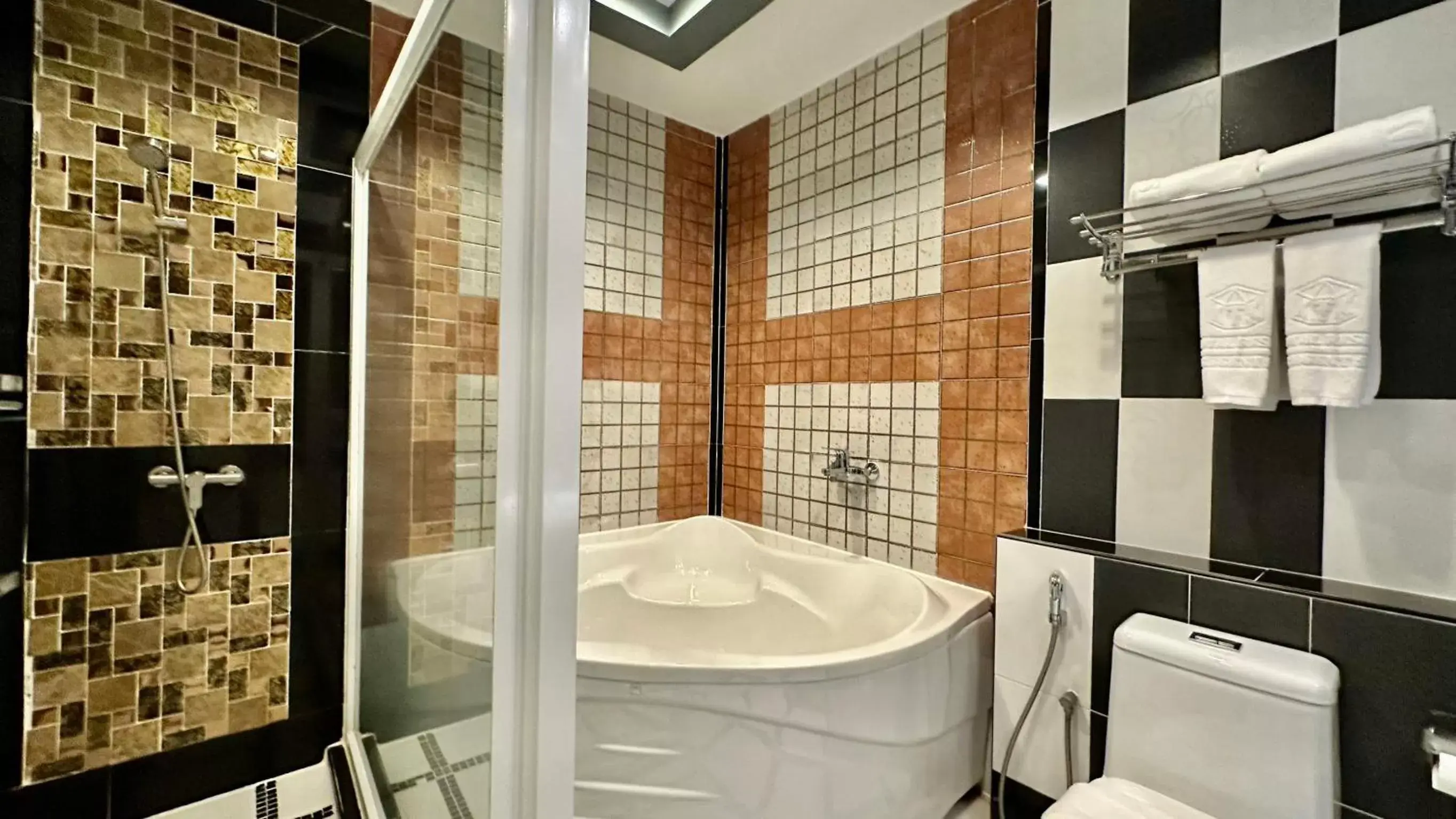 Shower, Bathroom in KTK Pattaya Hotel & Residence