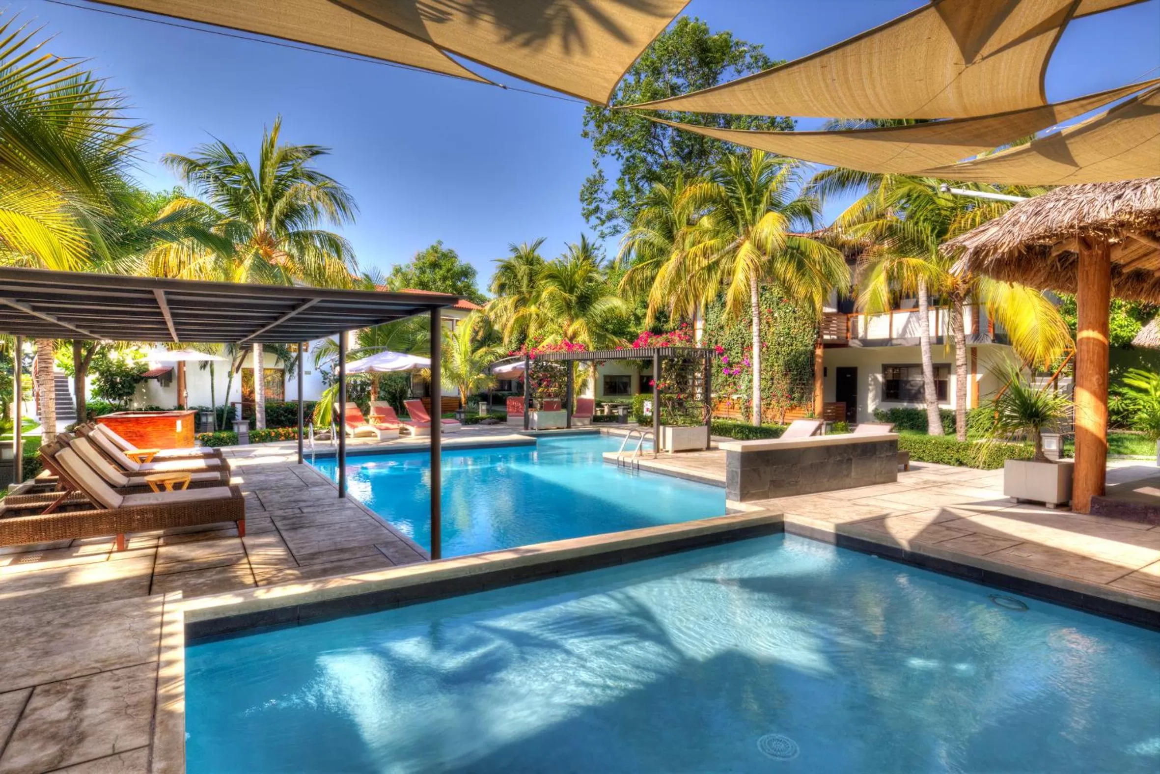 Swimming pool in Boca Olas Resort Villas