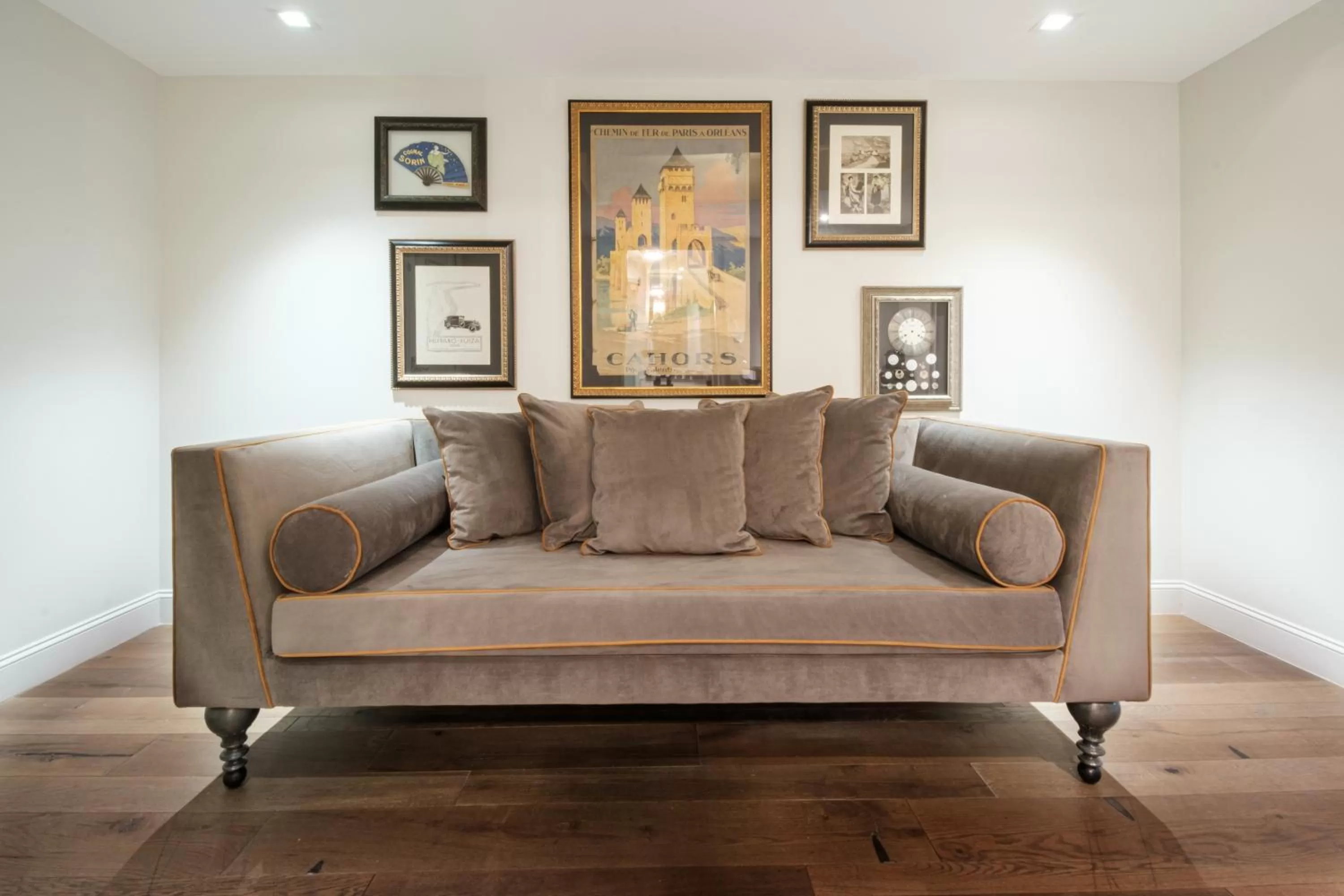 Living room in The Ivey's Hotel