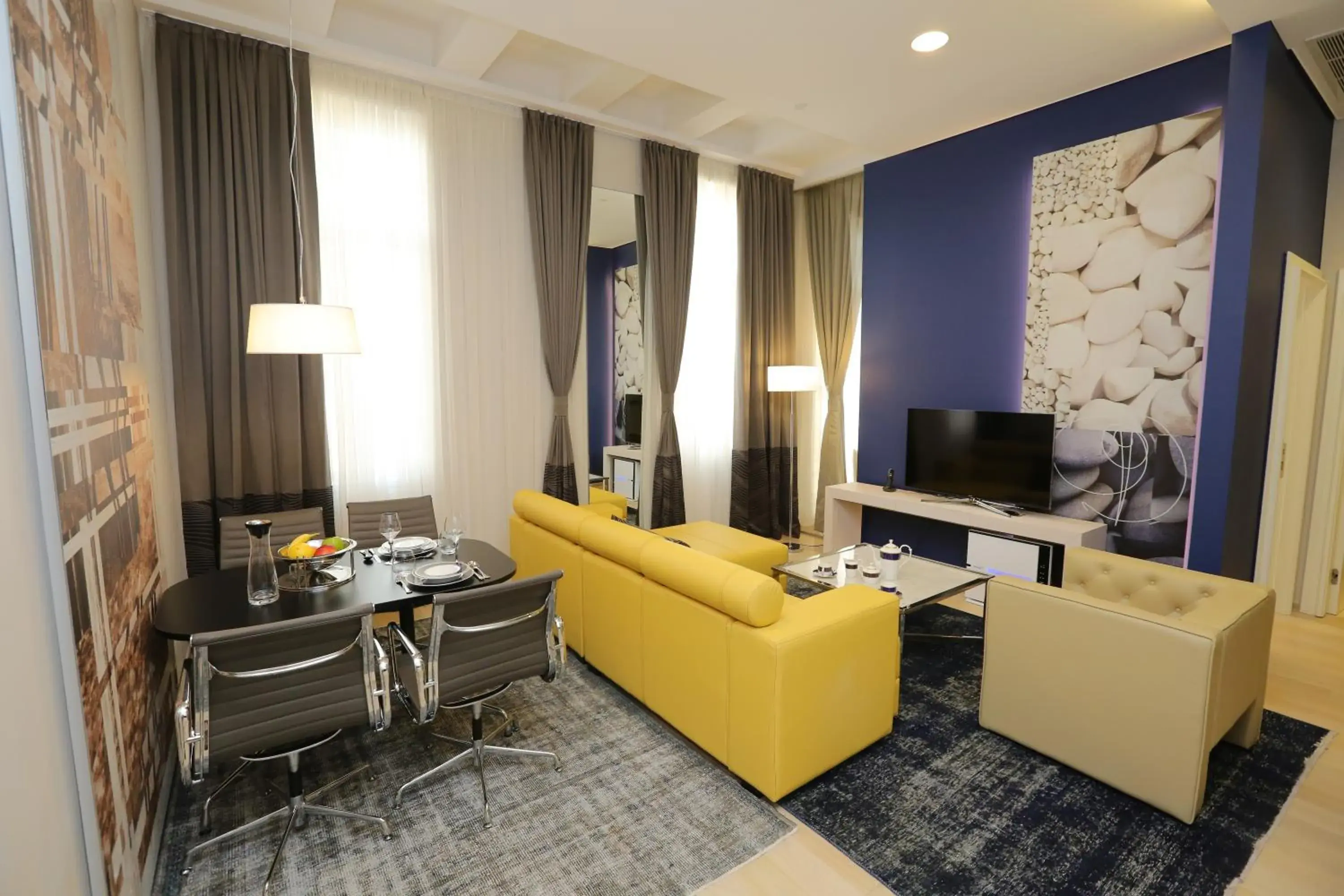 One-Bedroom Apartment in Zepter Hotel