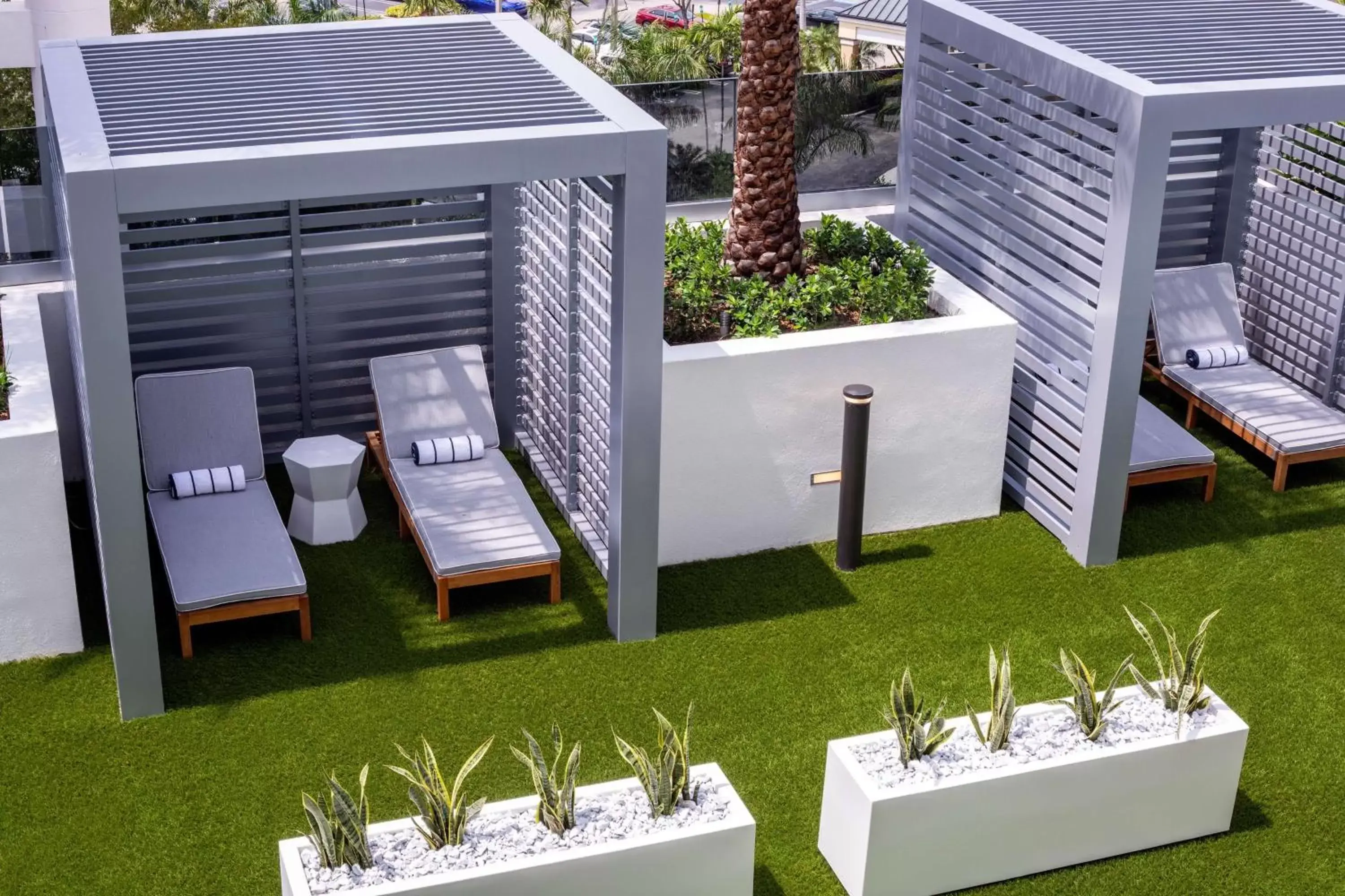 Garden, Bathroom in Hilton Aventura Miami