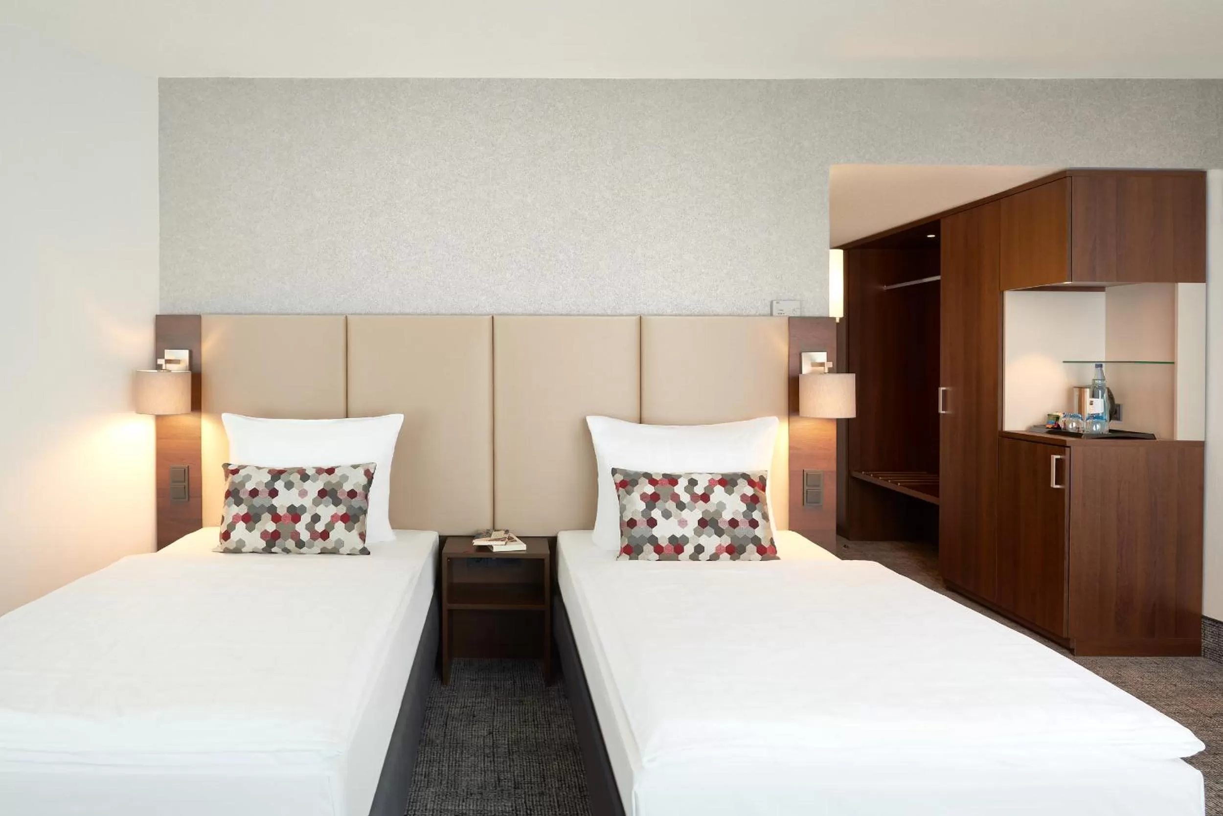 Photo of the whole room, Bed in Dorint An den Westfalenhallen Dortmund