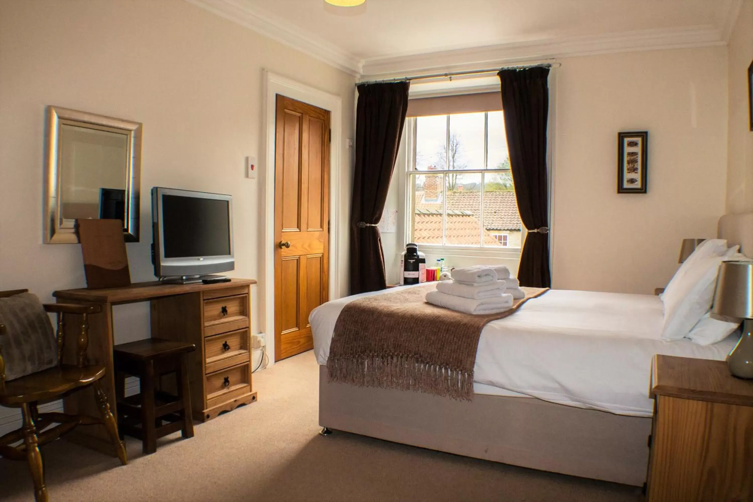 Bedroom, Room Photo in The Royal Oak Hotel