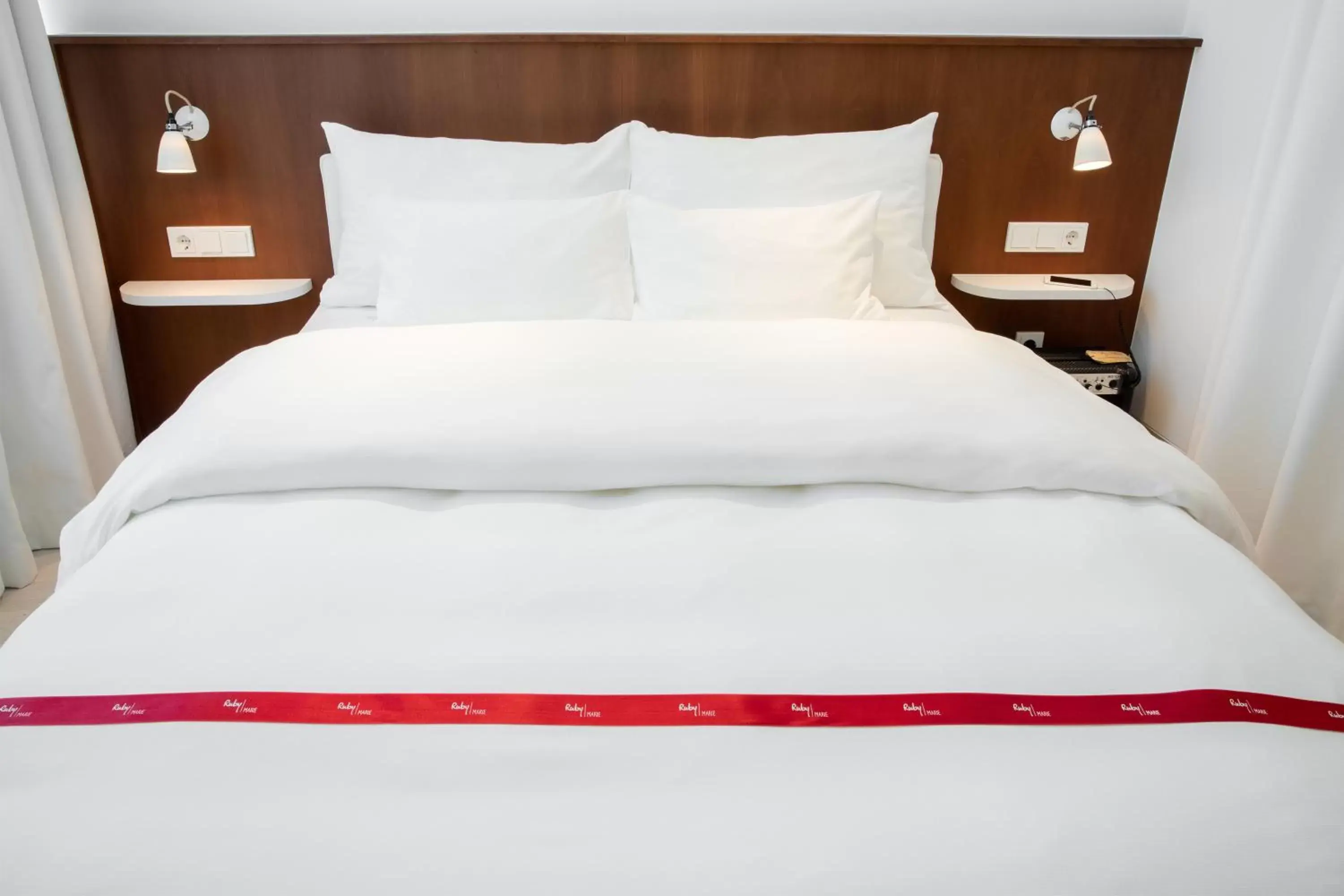 Bed in Ruby Marie Hotel Vienna