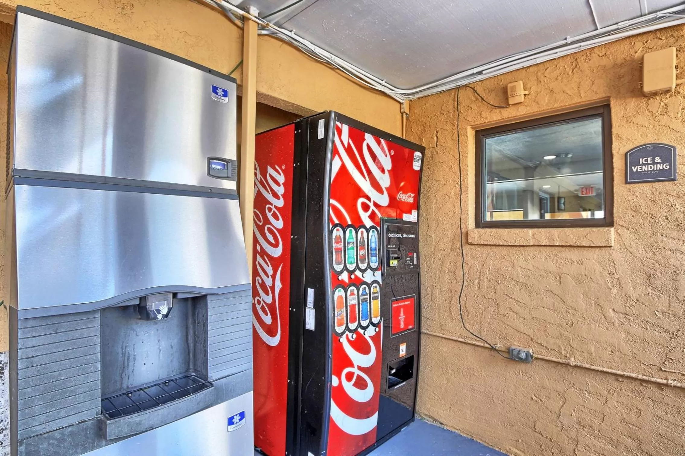 On-site shops in Travelodge by Wyndham Austin South