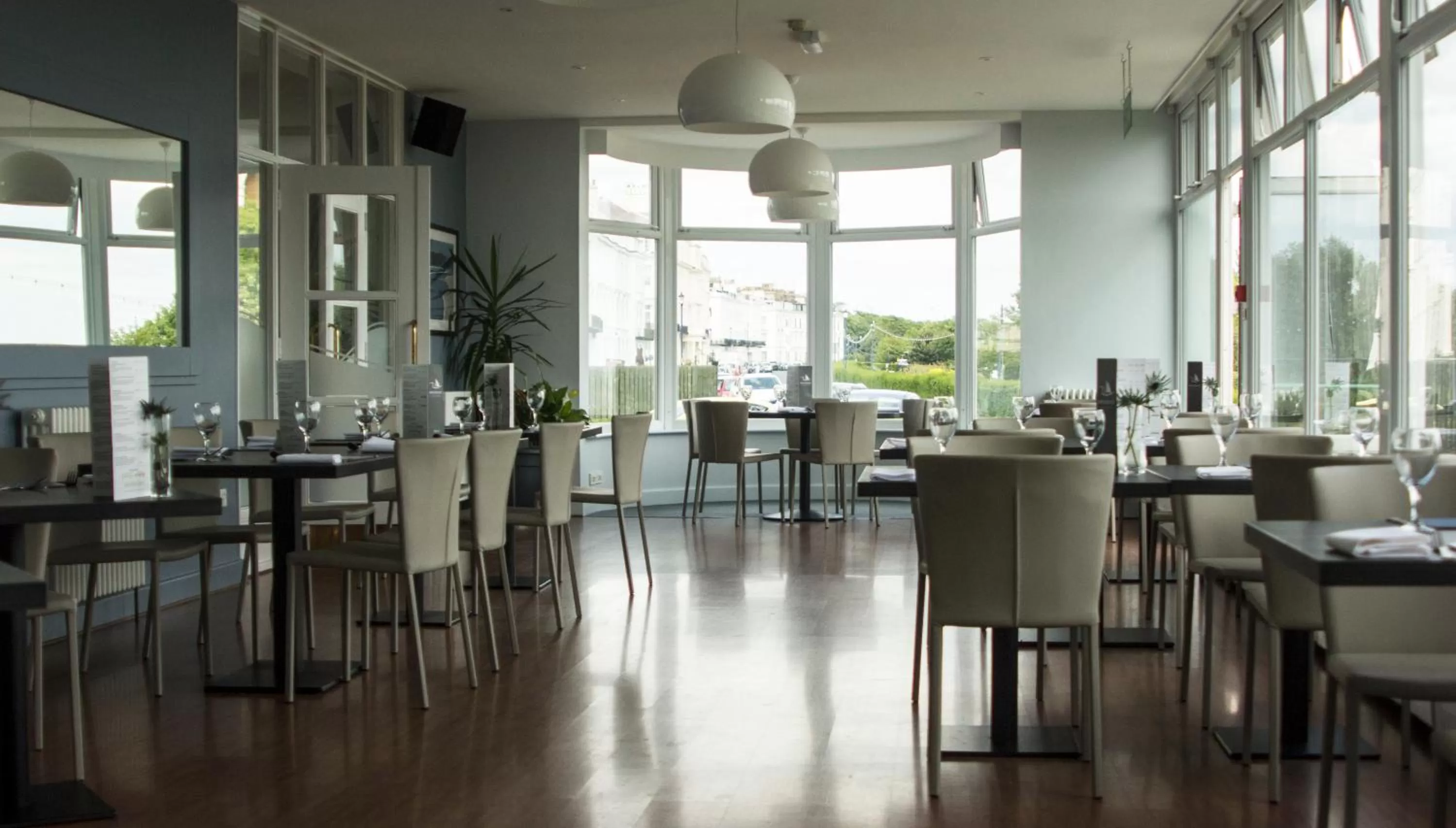 Food and drinks, Restaurant/Places to Eat in The White Lodge Hotel