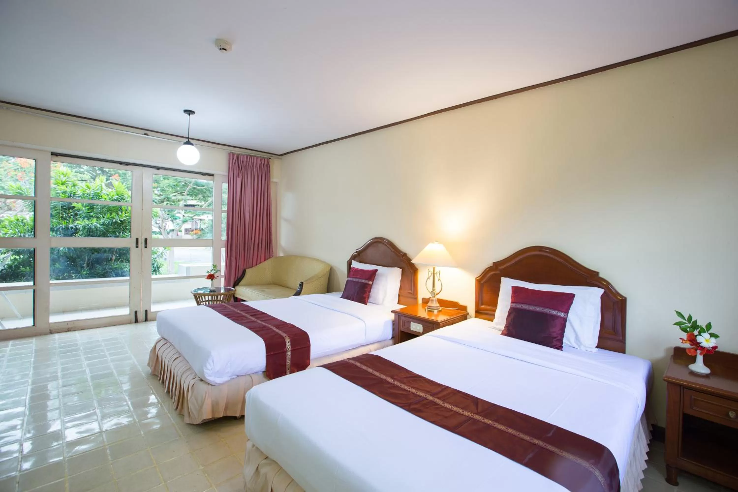 Bed in Eurasia Cha-Am Lagoon