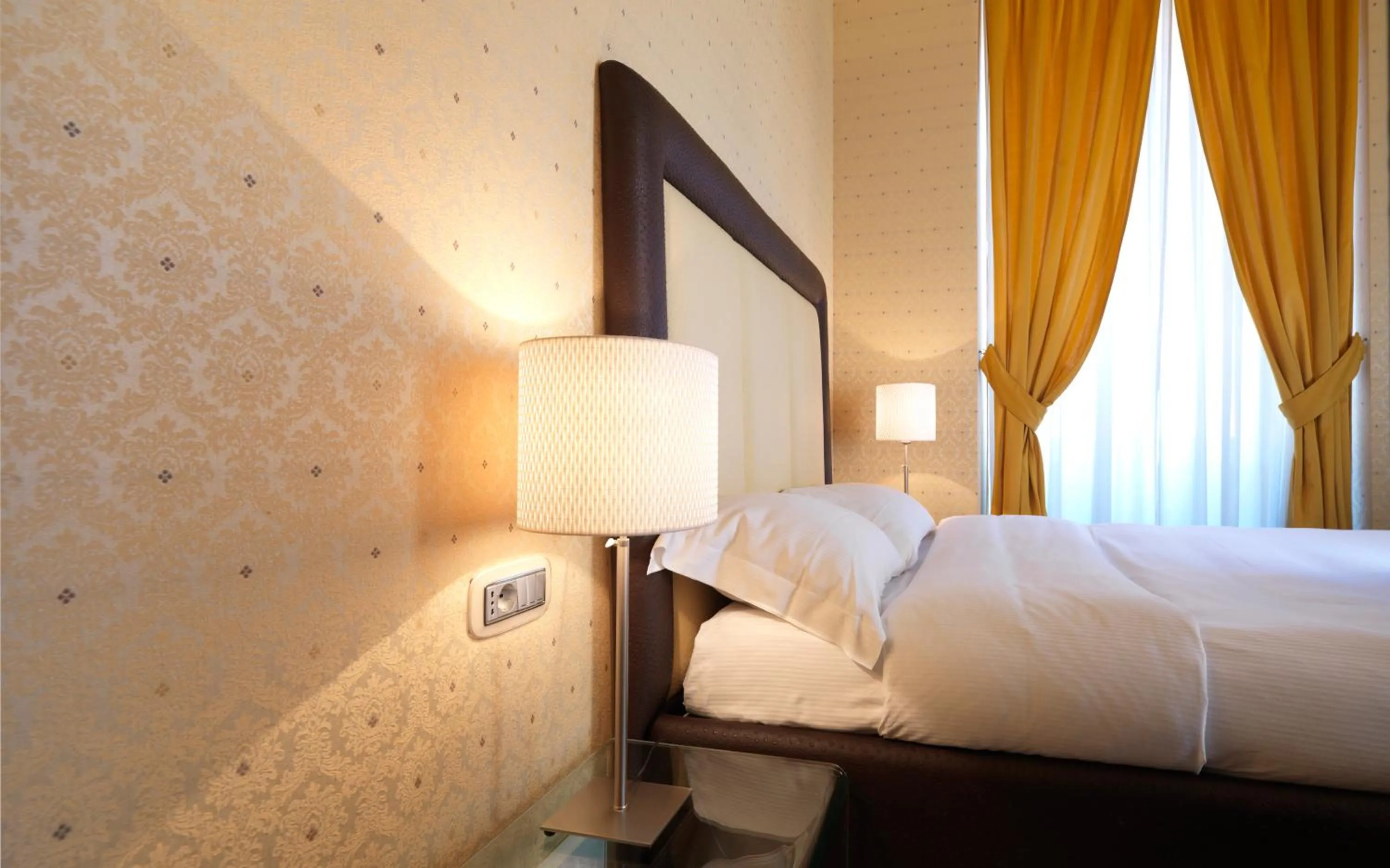 Bedroom, Bed in Spagna Royal Suite