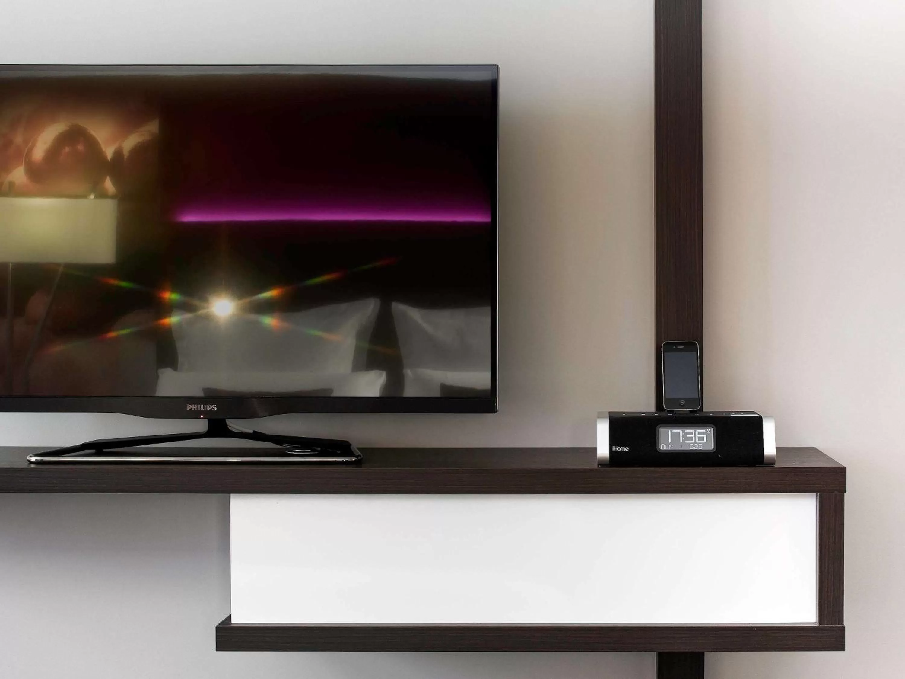 Photo of the whole room, TV/Entertainment Center in Mercure Reims Centre Cathédrale