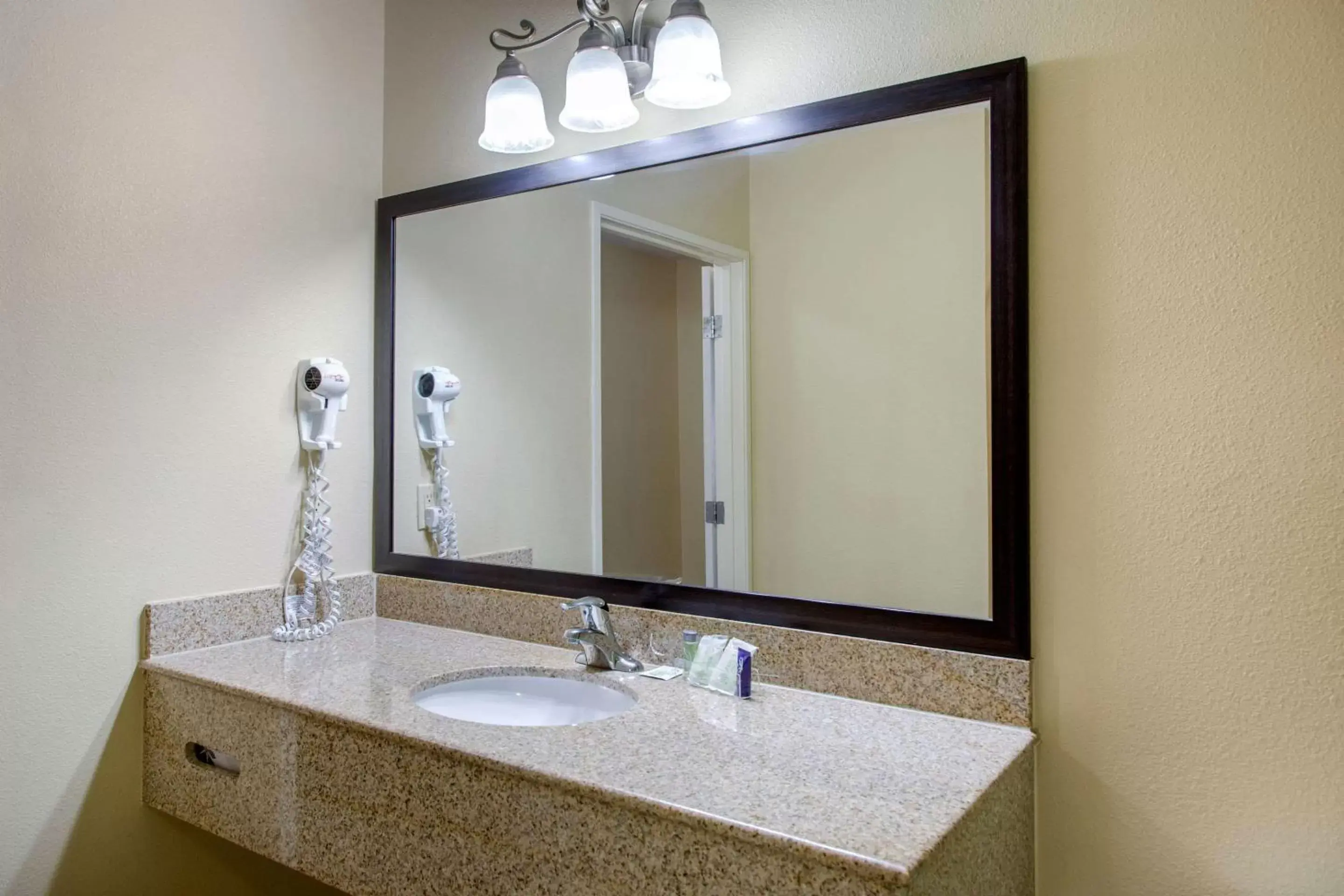 Bathroom in Sleep Inn & Suites Bakersfield North