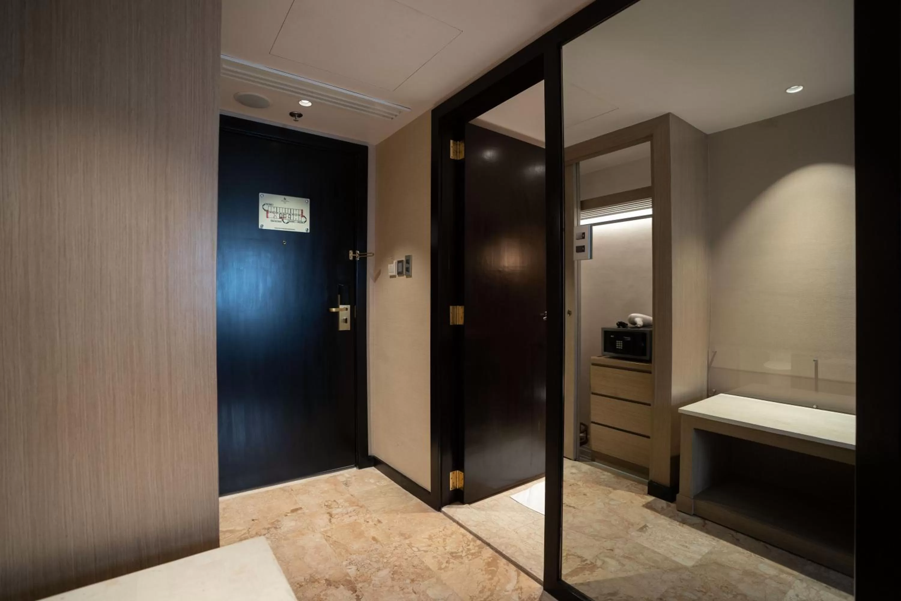 Decorative detail, Bed in Marco Polo Plaza Cebu