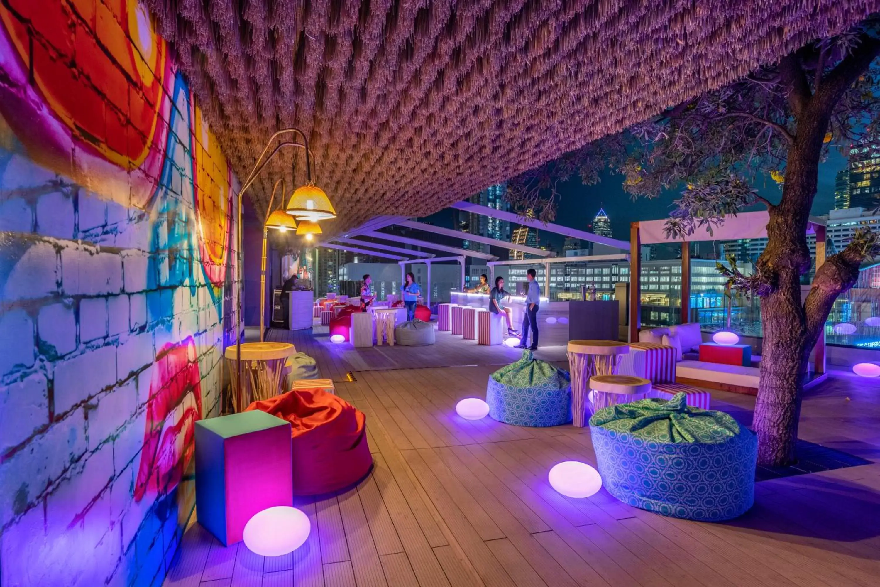 Lounge or bar, Restaurant/Places to Eat in Novotel Bangkok Platinum Pratunam