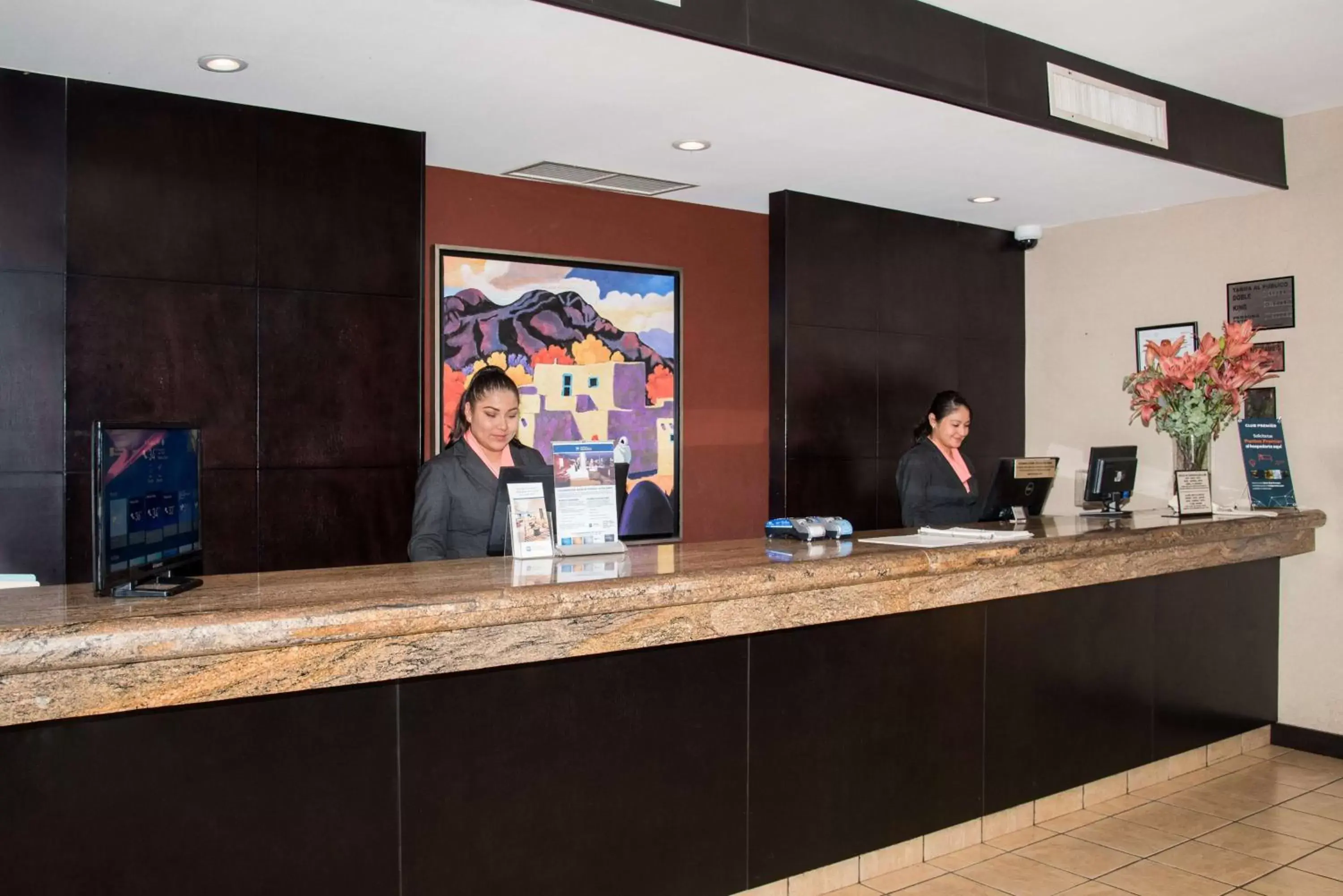 Lobby or reception, Staff in Best Western PLUS Monterrey Airport