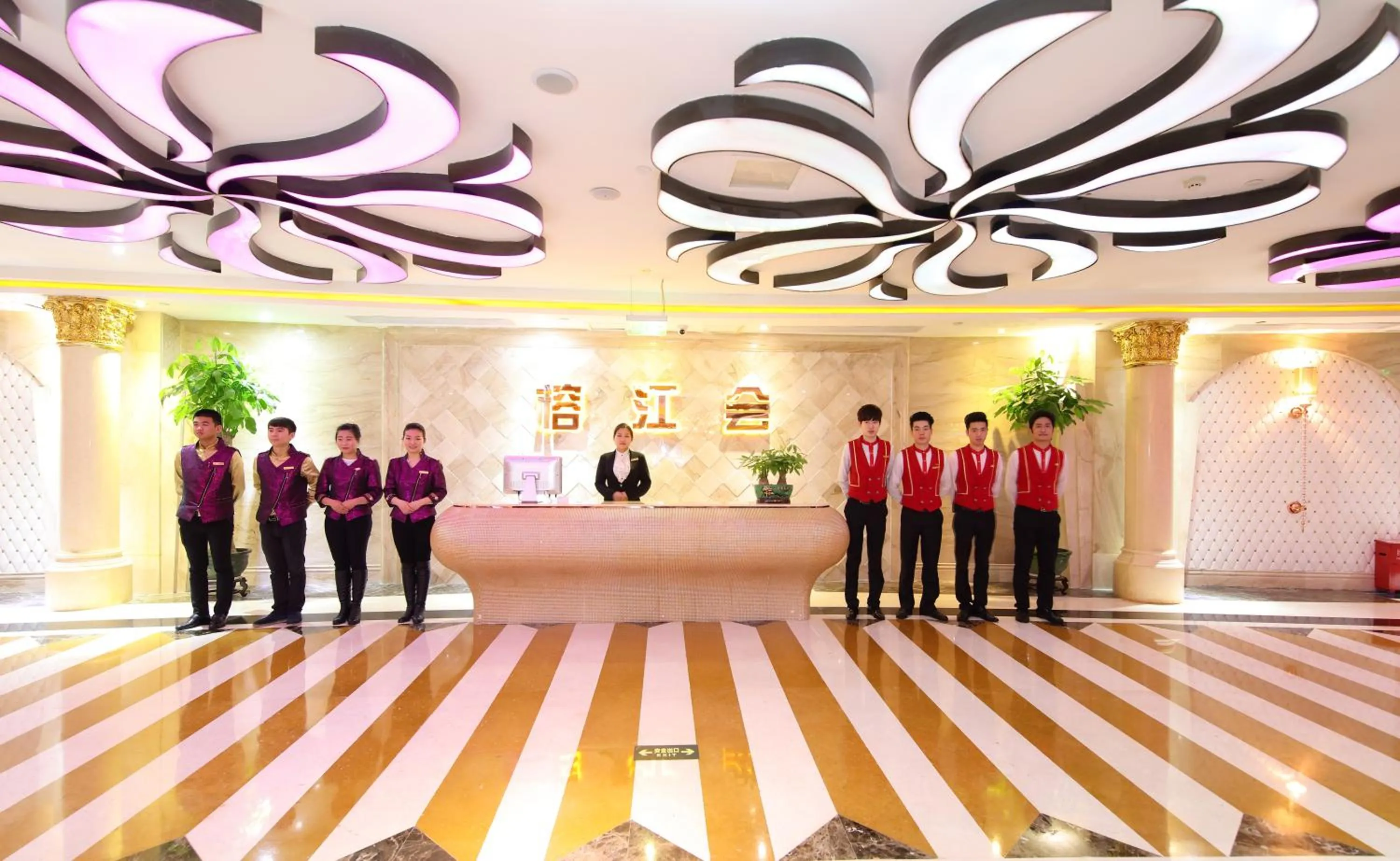 Nightclub / DJ in Royal Mediterranean Hotel