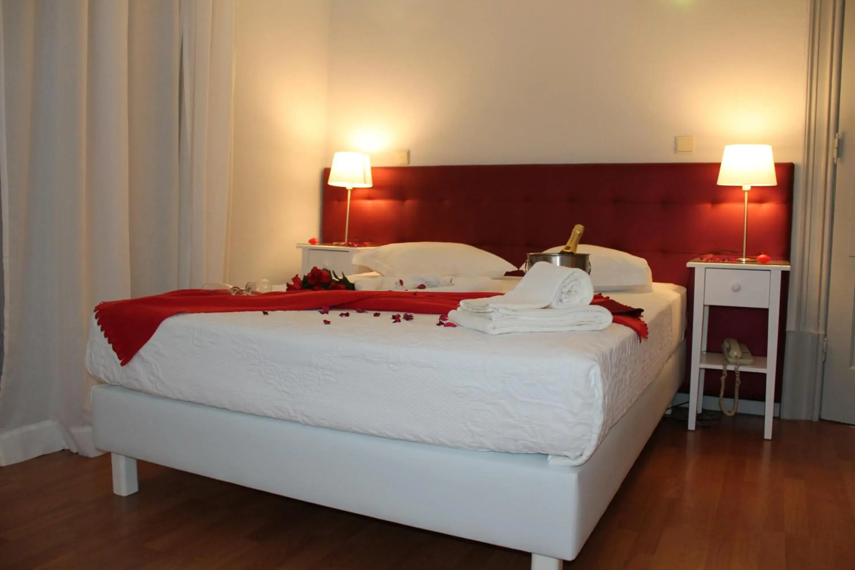 Bedroom, Bed in Hotel Porto Nobre