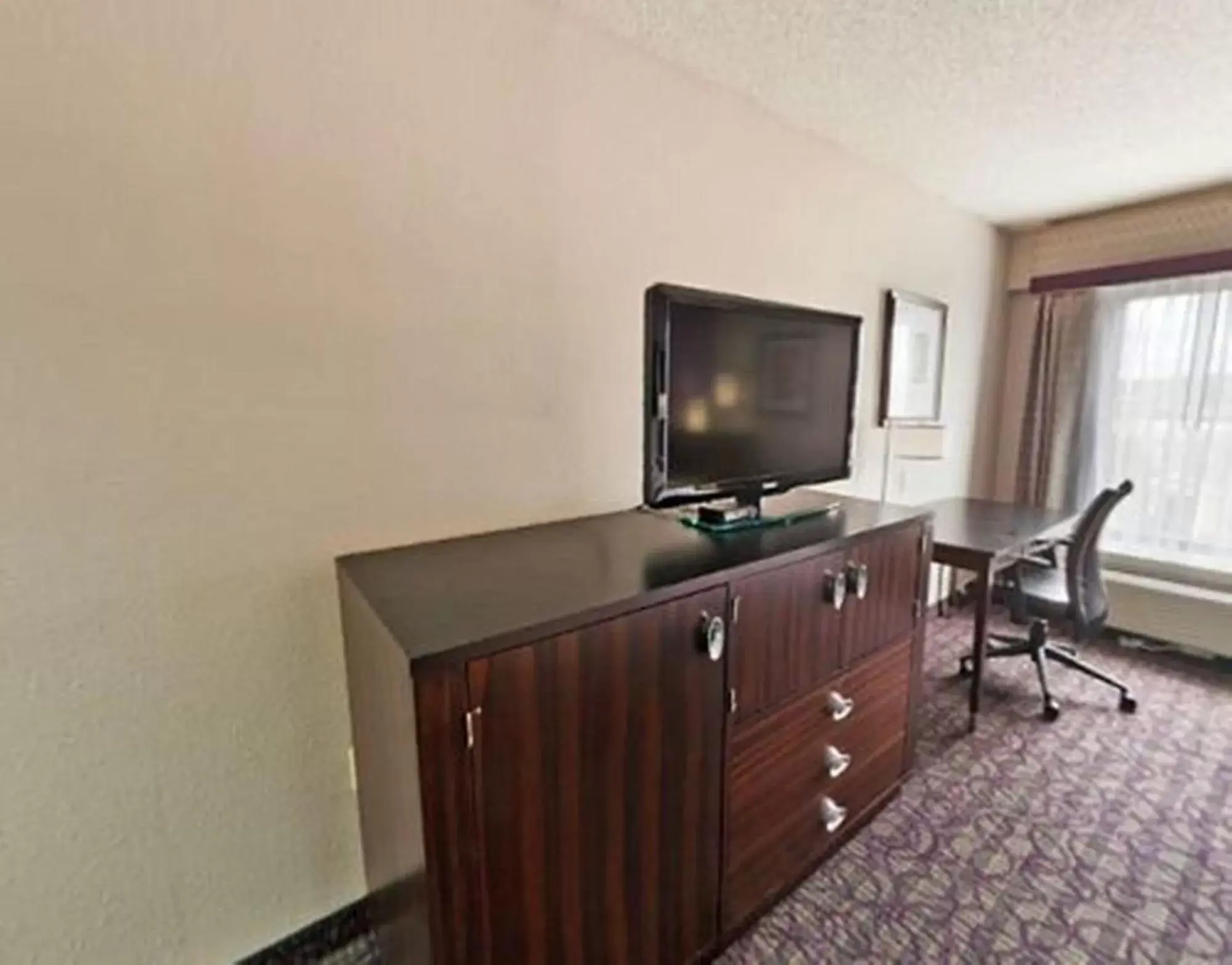TV and multimedia, TV/Entertainment Center in Holiday Inn Express Atlanta West - Theme Park Area, an IHG Hotel