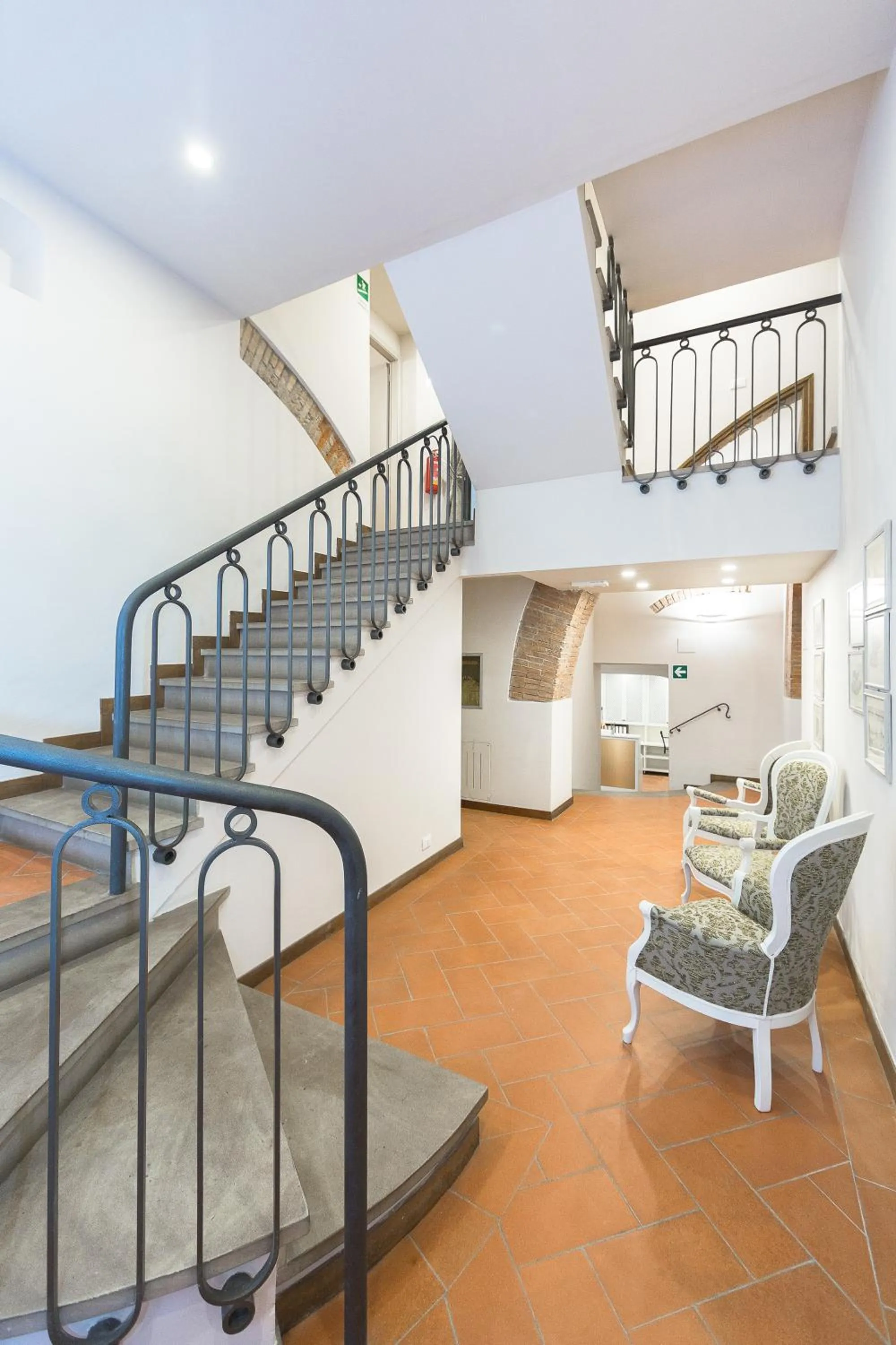 Seating area in Hotel Le Macine