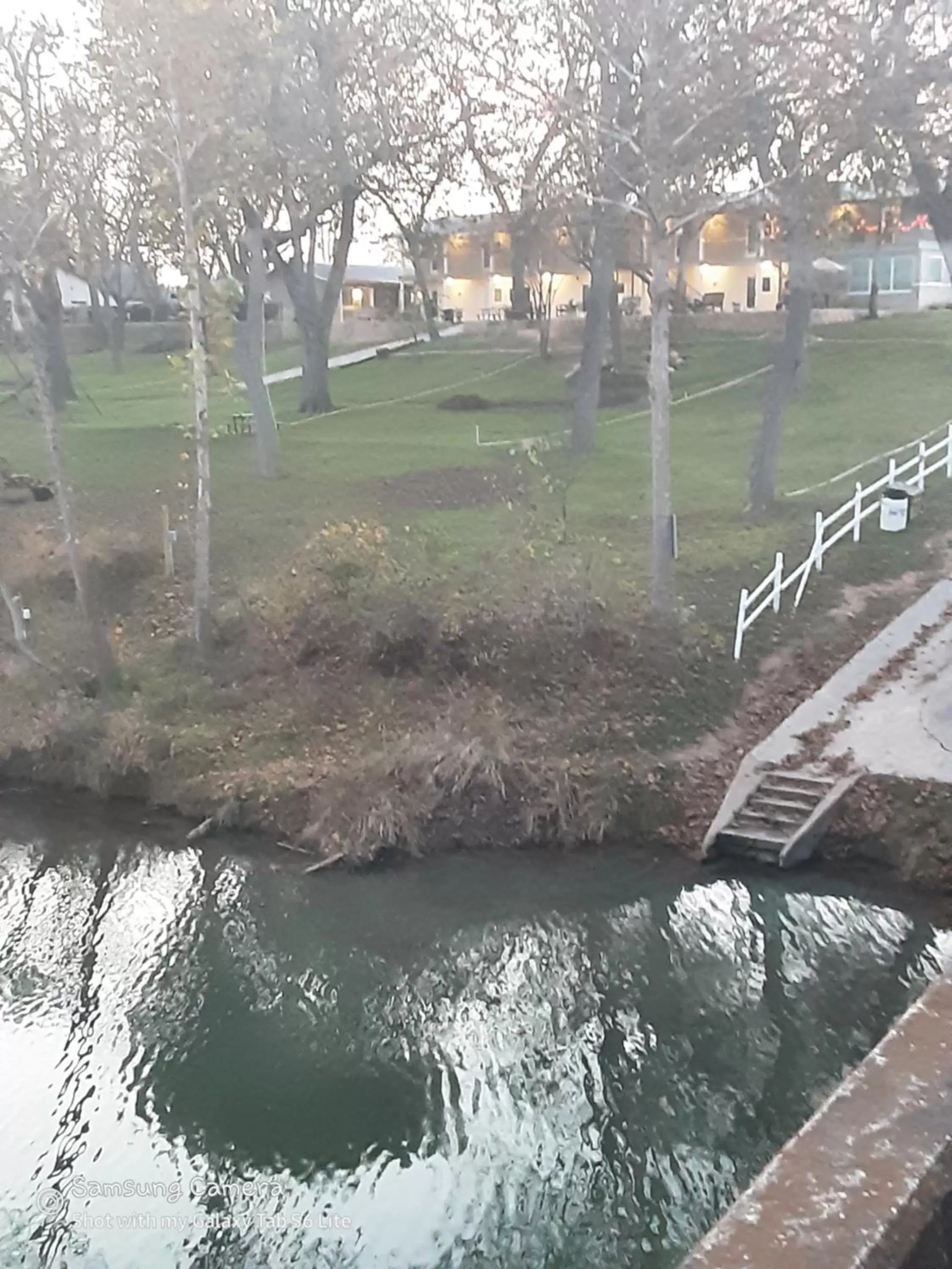 River view in Horseshoe Riverside Lodge