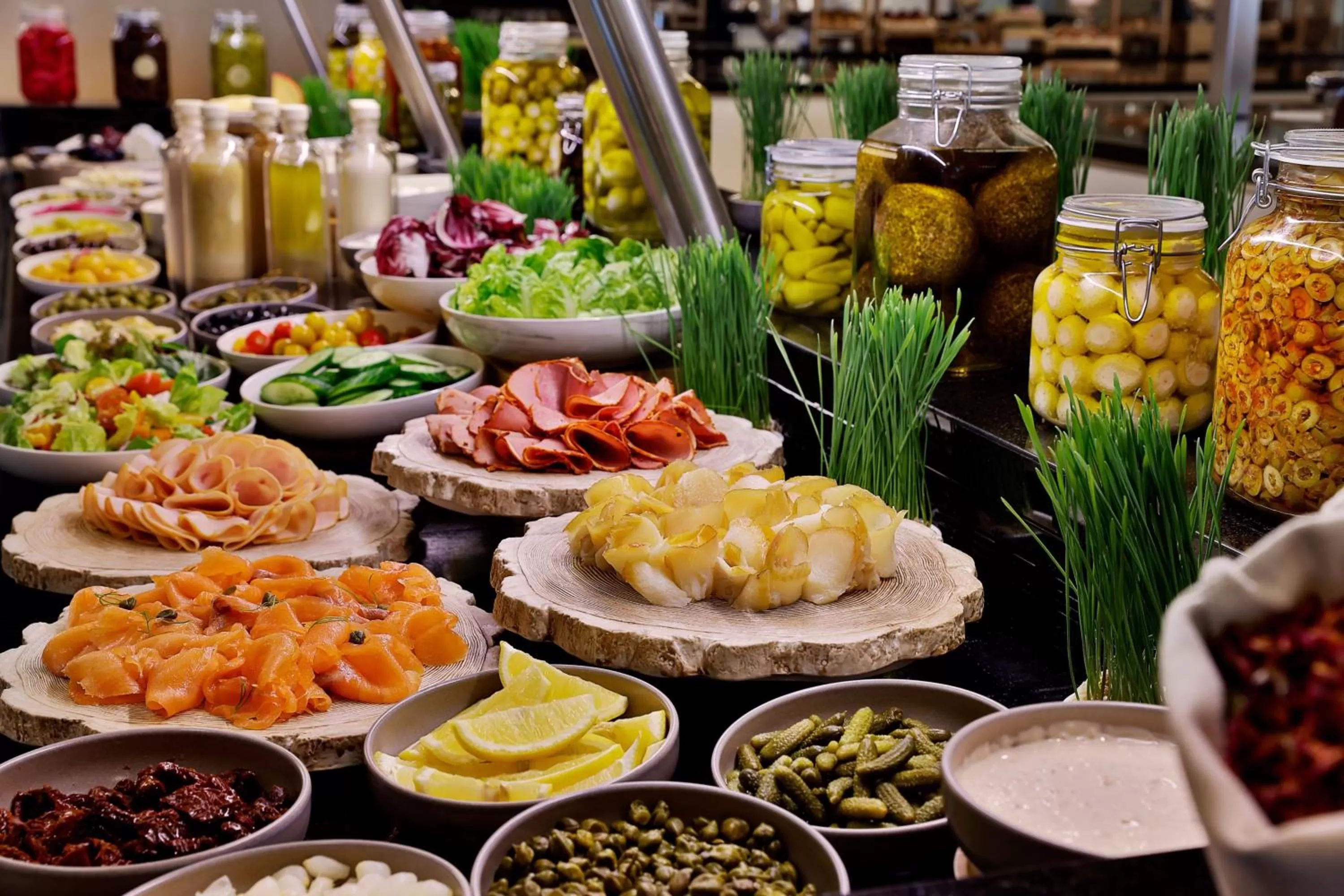 Restaurant/places to eat in Marriott Resort Palm Jumeirah, Dubai