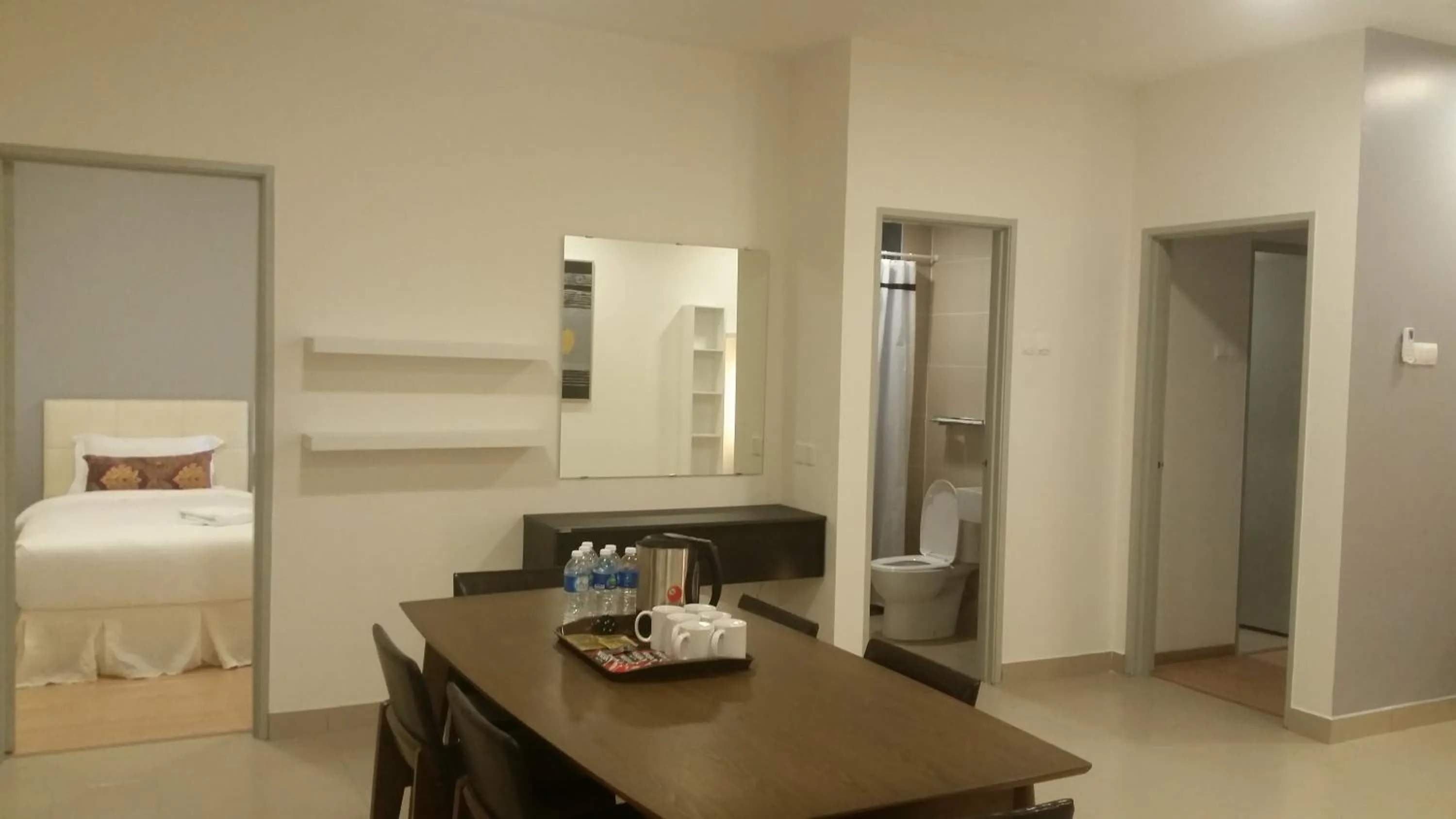 Dining area, Bed in Alami Garden Hotel