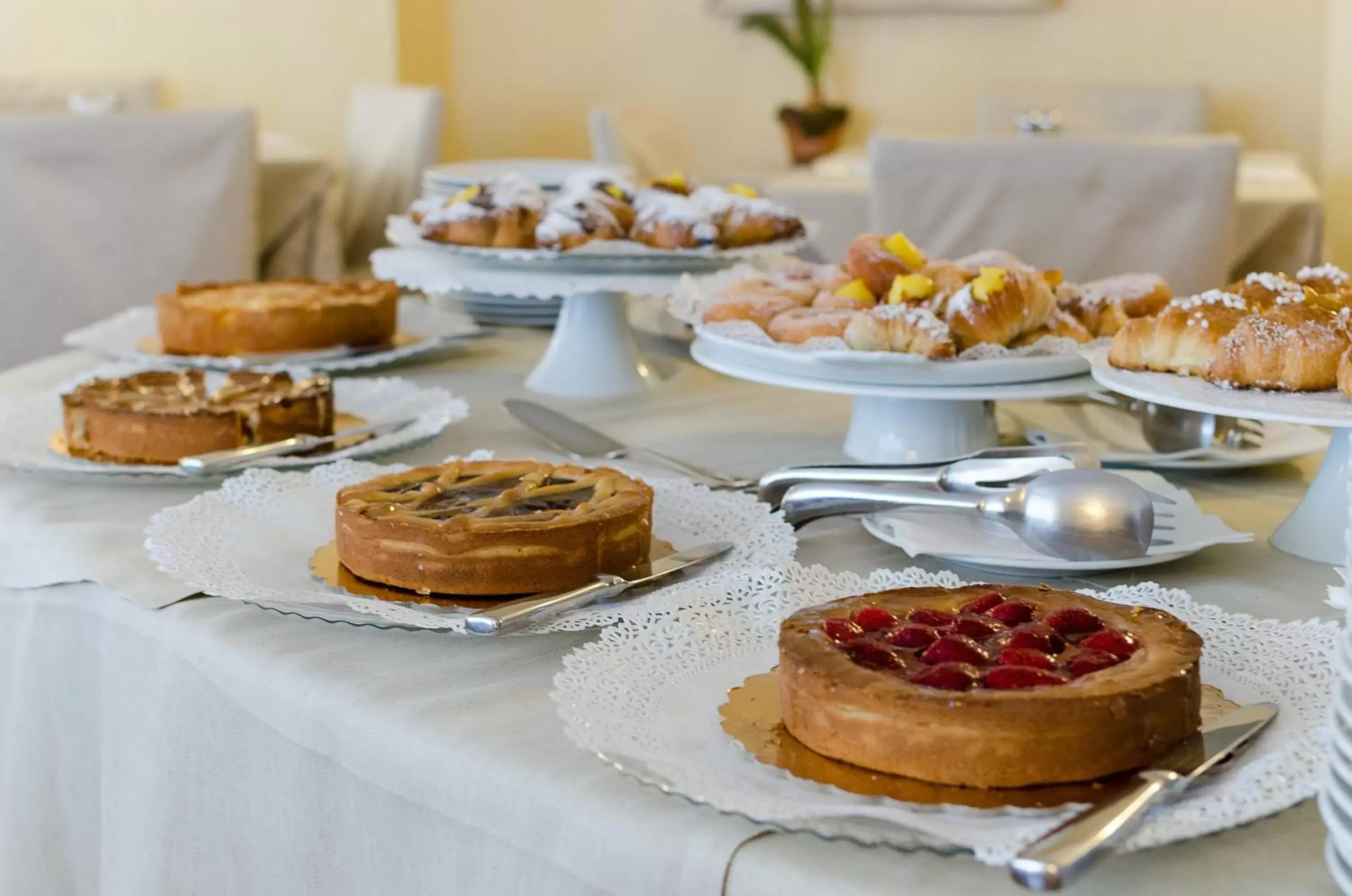 Buffet breakfast in Hotel Vecchio Borgo