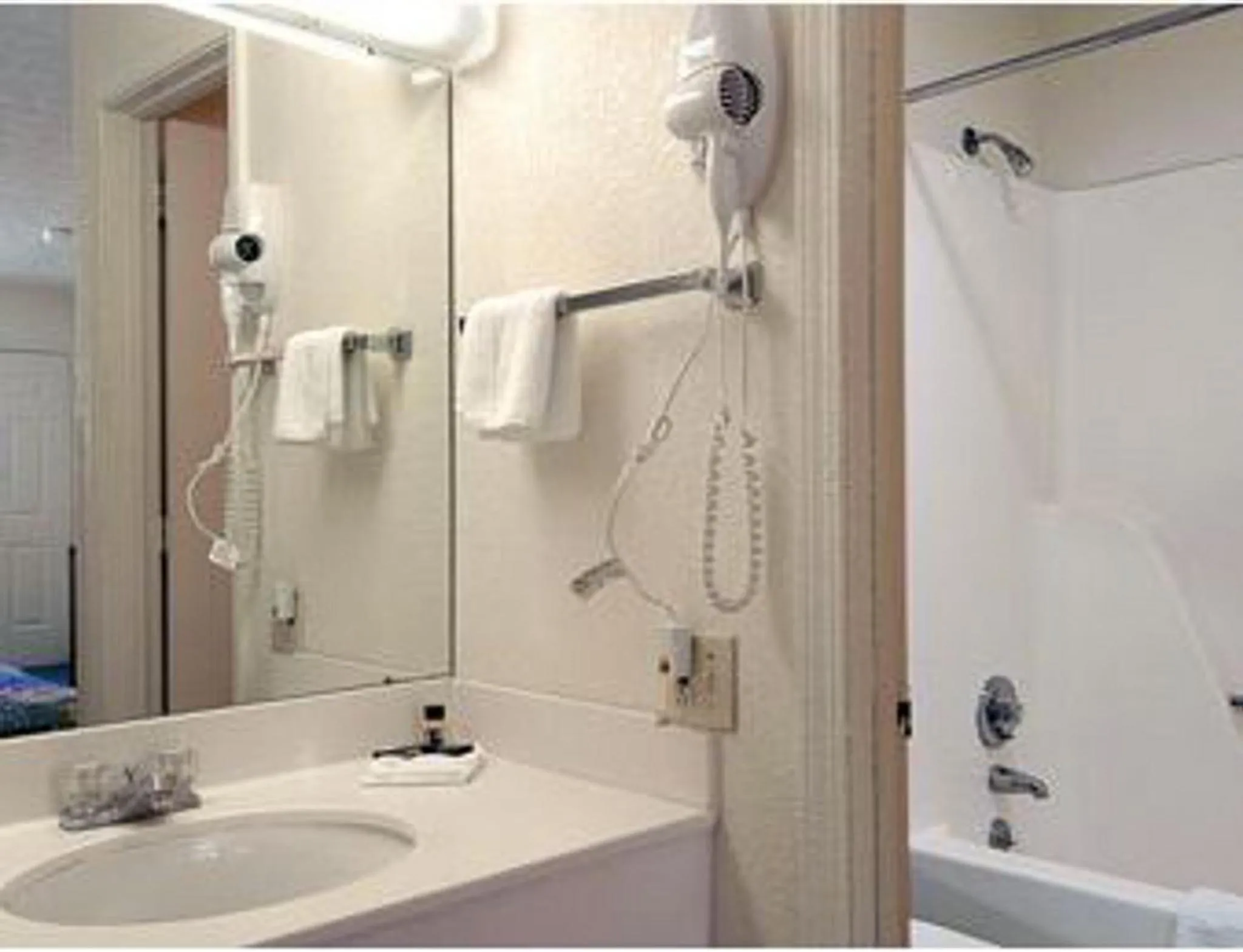 Deluxe King Suite in Travelodge by Wyndham Parkersburg