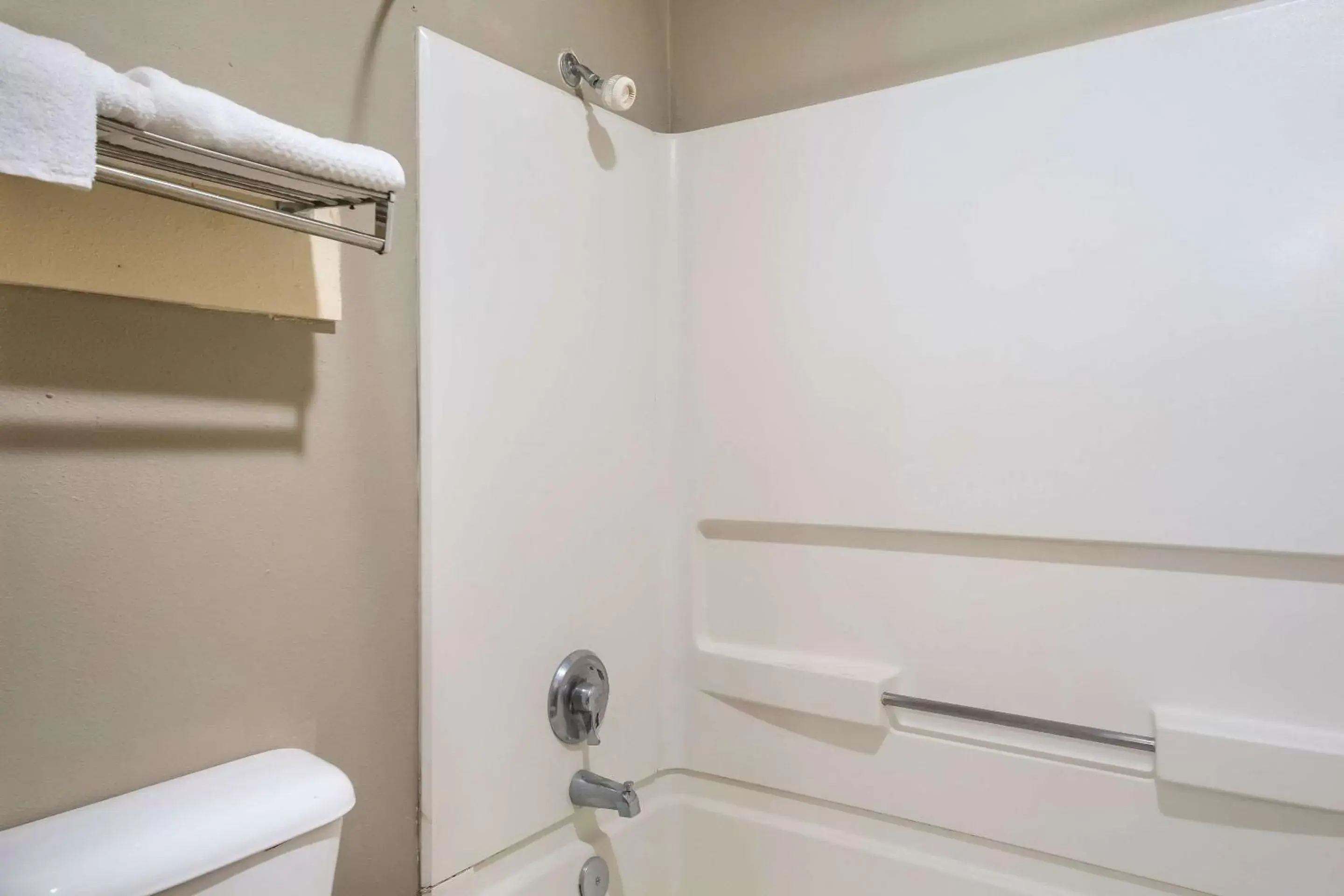 Bedroom, Bathroom in Econo Lodge San Antonio near SeaWorld - Medical Center