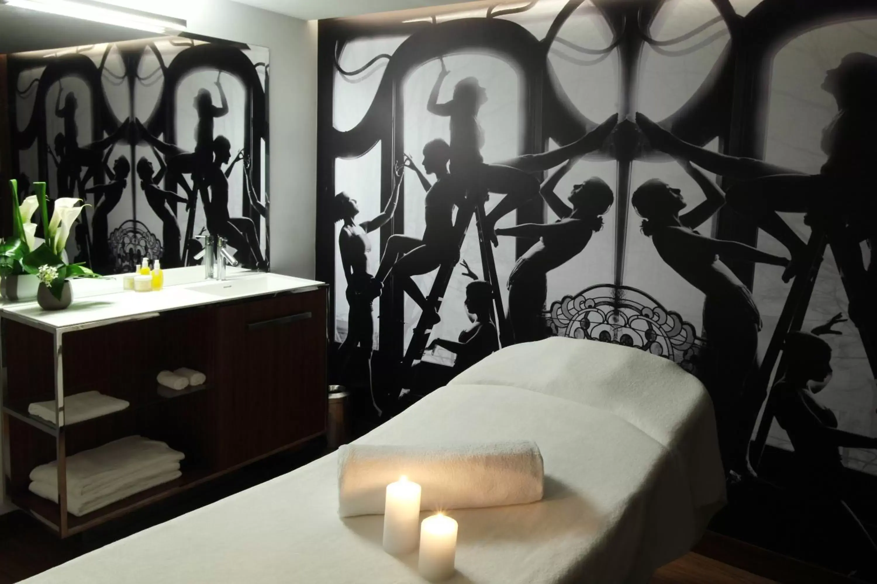 Massage in Hotel Paris Bastille Boutet - MGallery by Sofitel