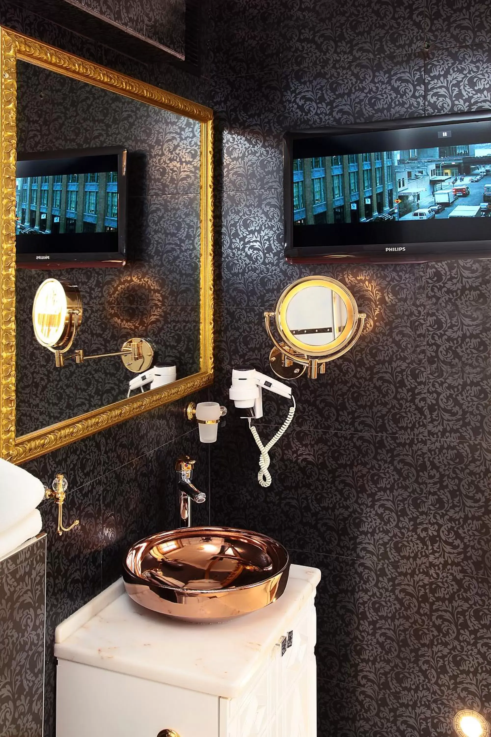 Bathroom in Sultan Tughra Hotel