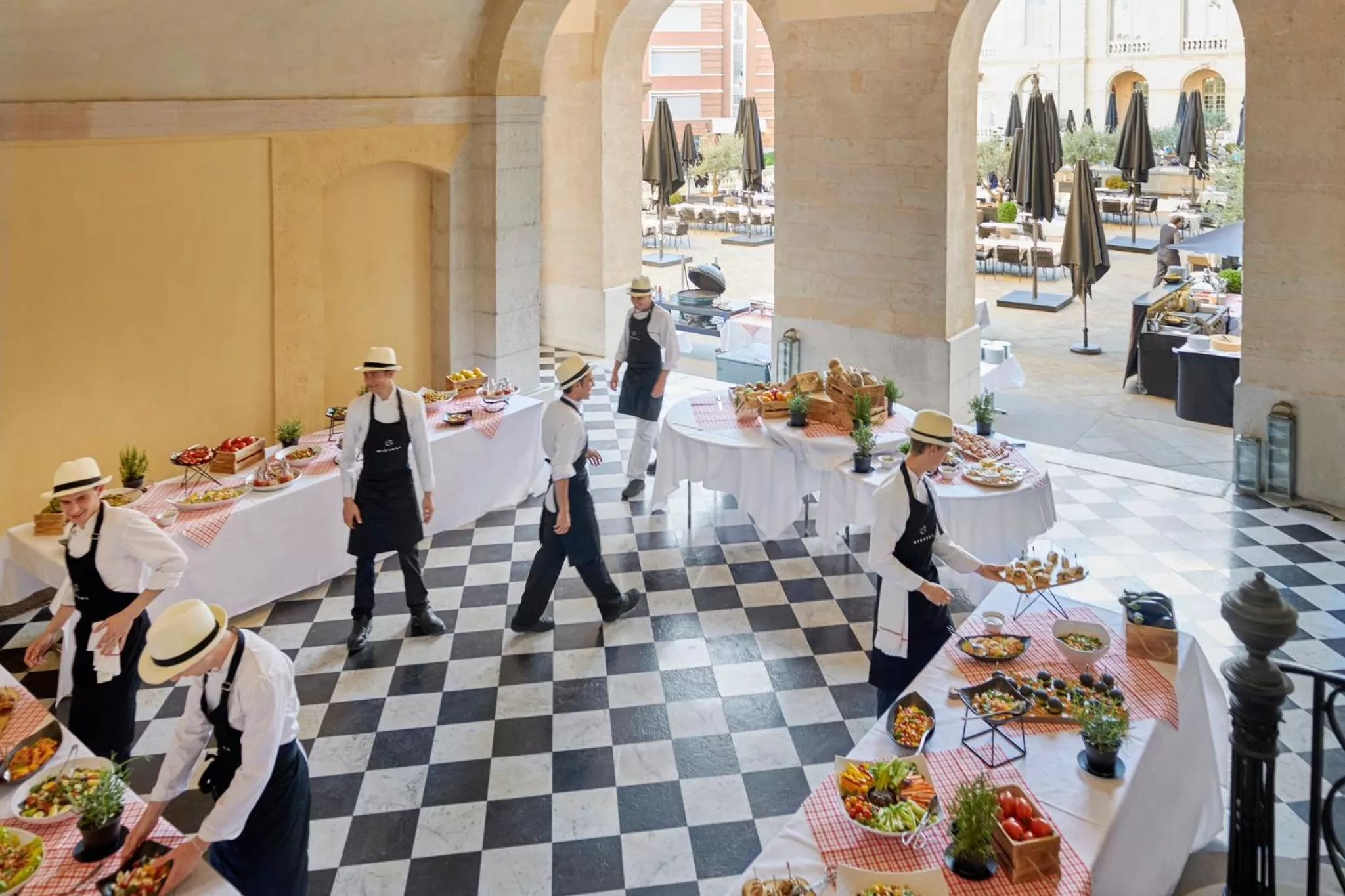 Restaurant/places to eat in InterContinental Marseille - Hotel Dieu by IHG