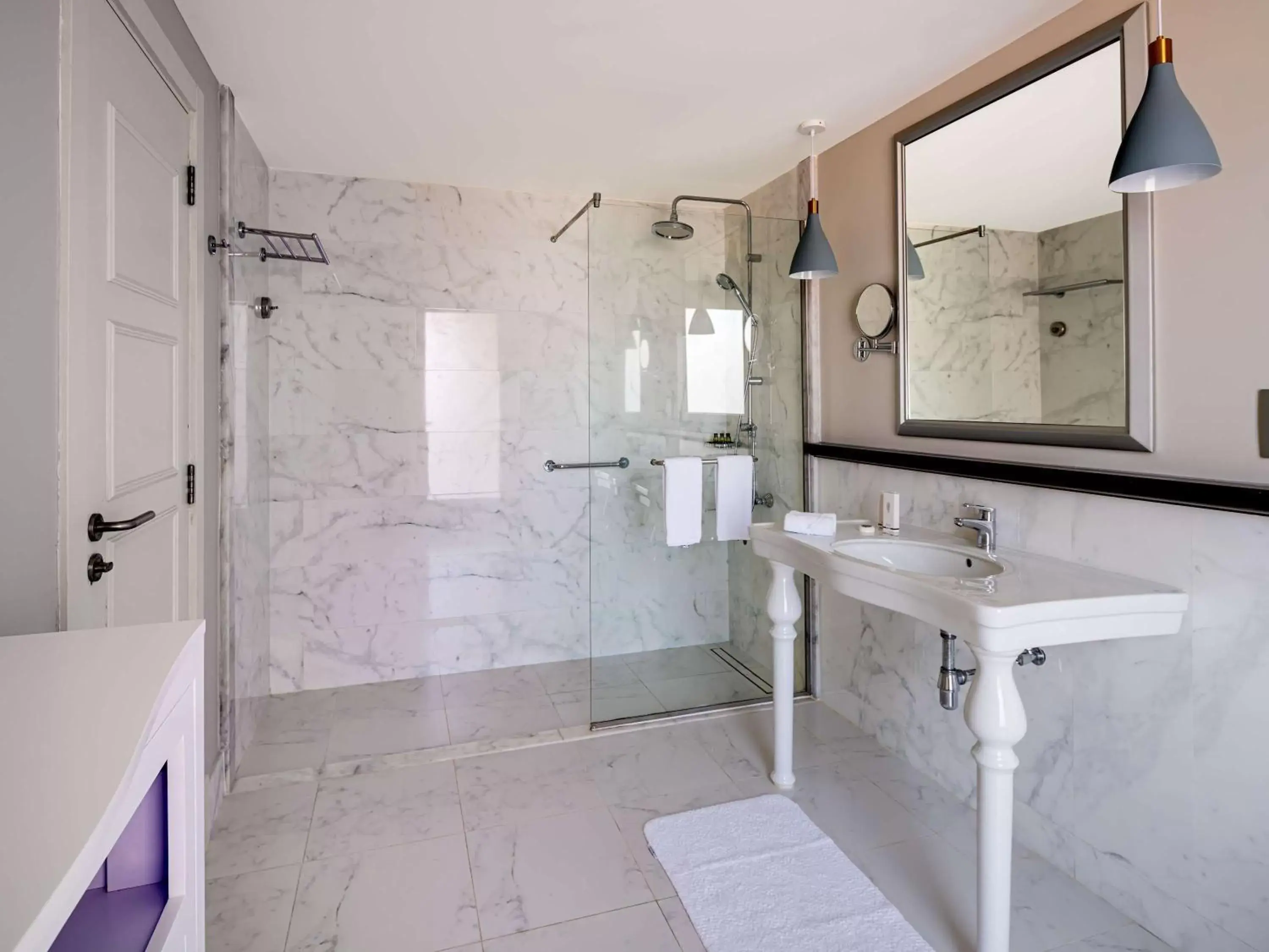 Bedroom, Bathroom in Rixos Bab Al Bahr
