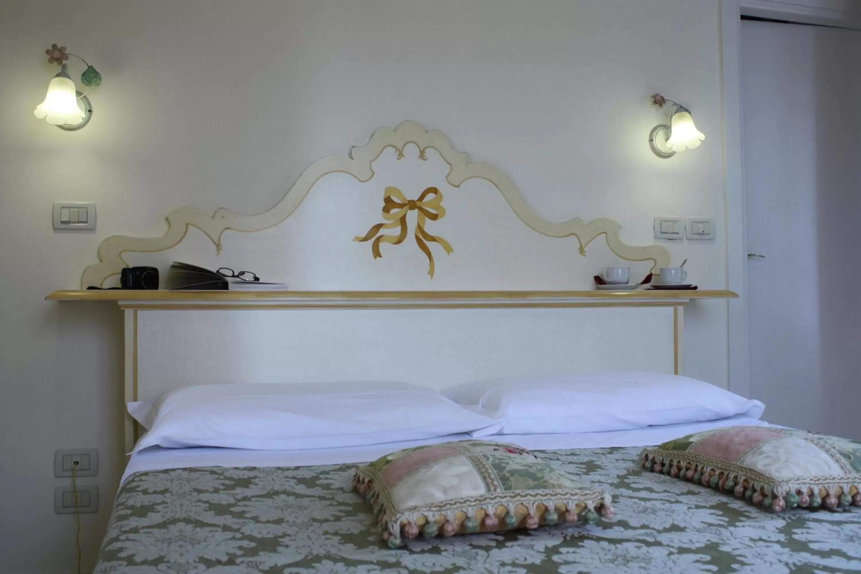 Bed in Villa Elda Boutique Hotel