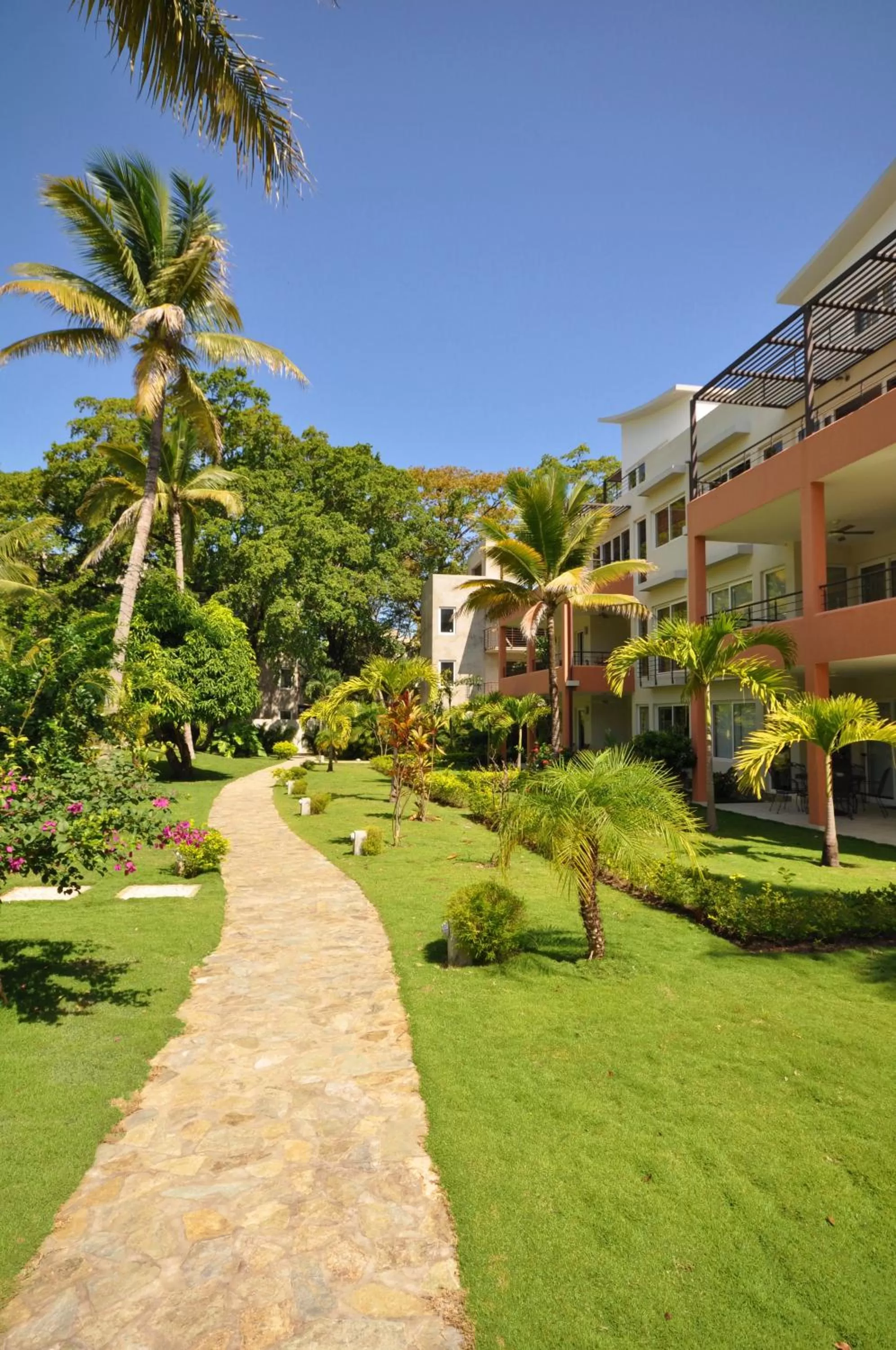 Property building in Instyle Residences at Infiniti Blu