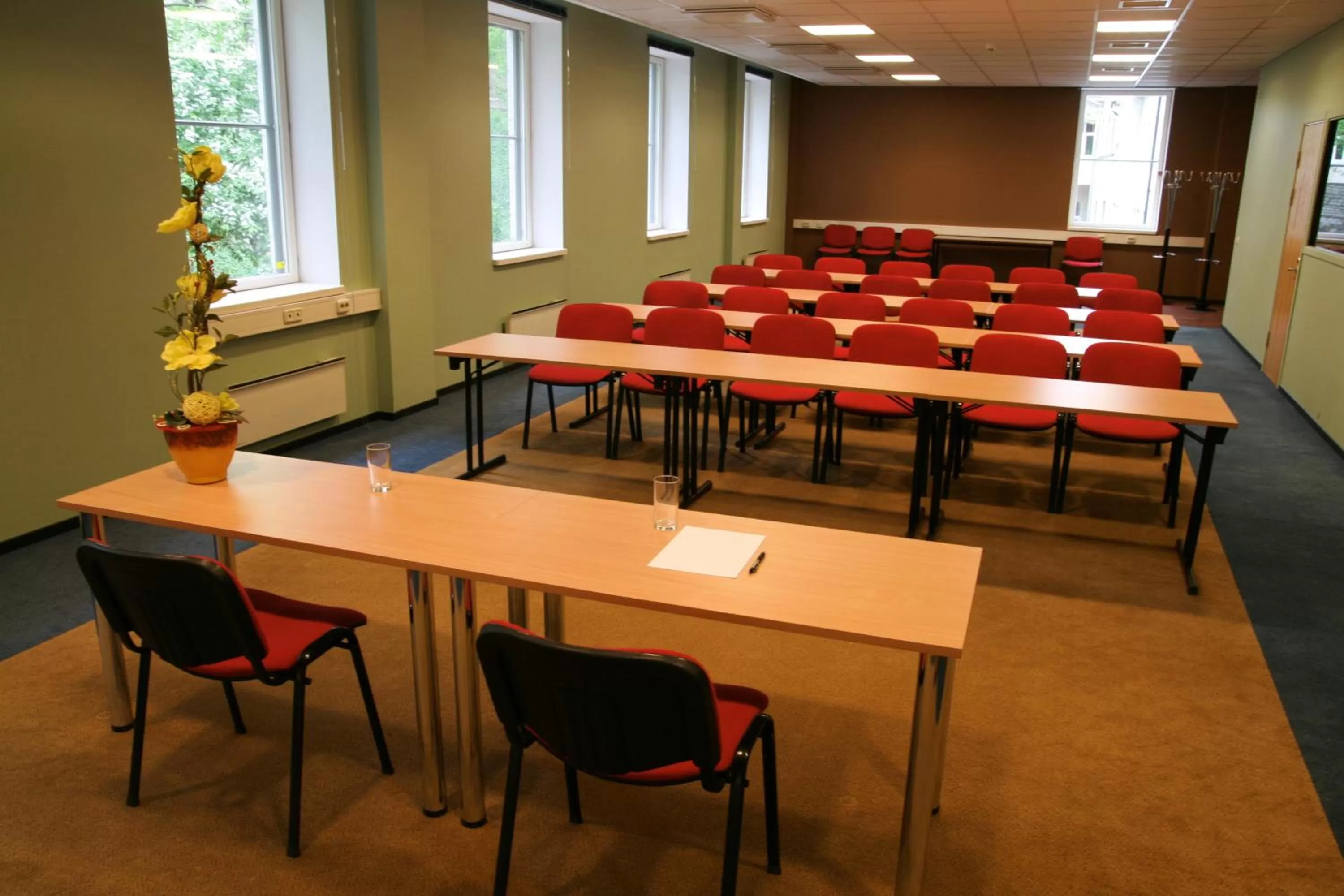 Business facilities in Barclay Hotel