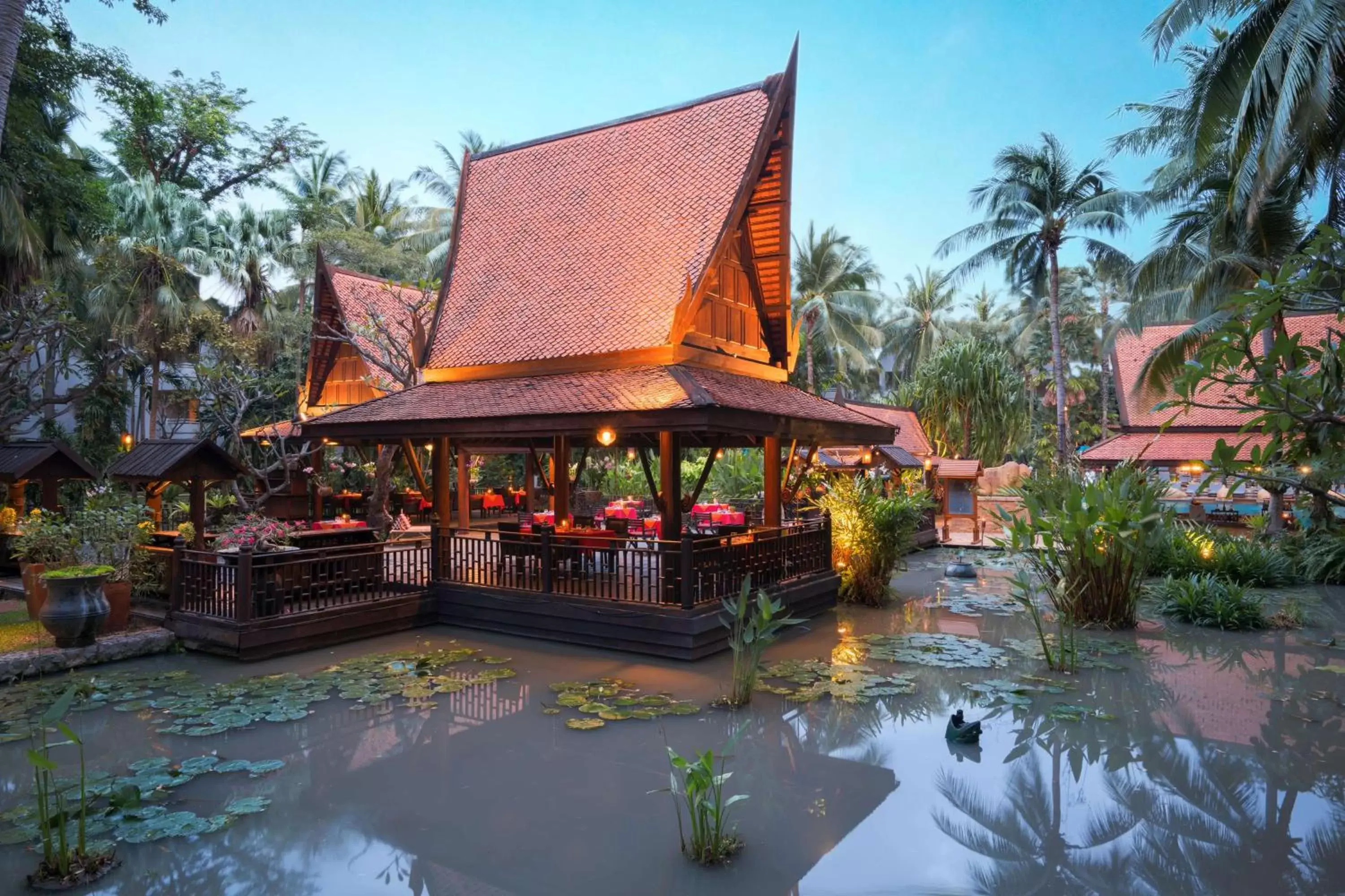 Dining area, Property Building in Avani Pattaya Resort