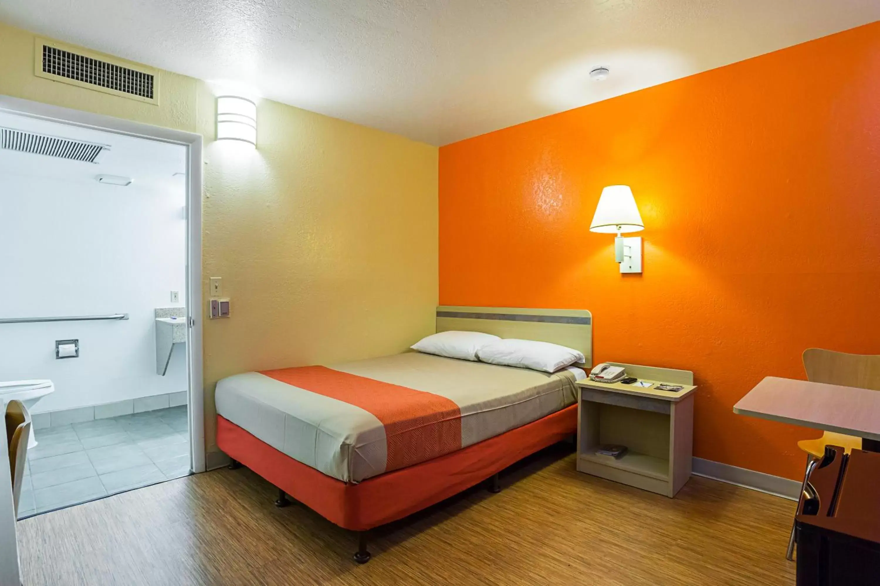 Bedroom, Room Photo in Motel 6-Holbrook, AZ
