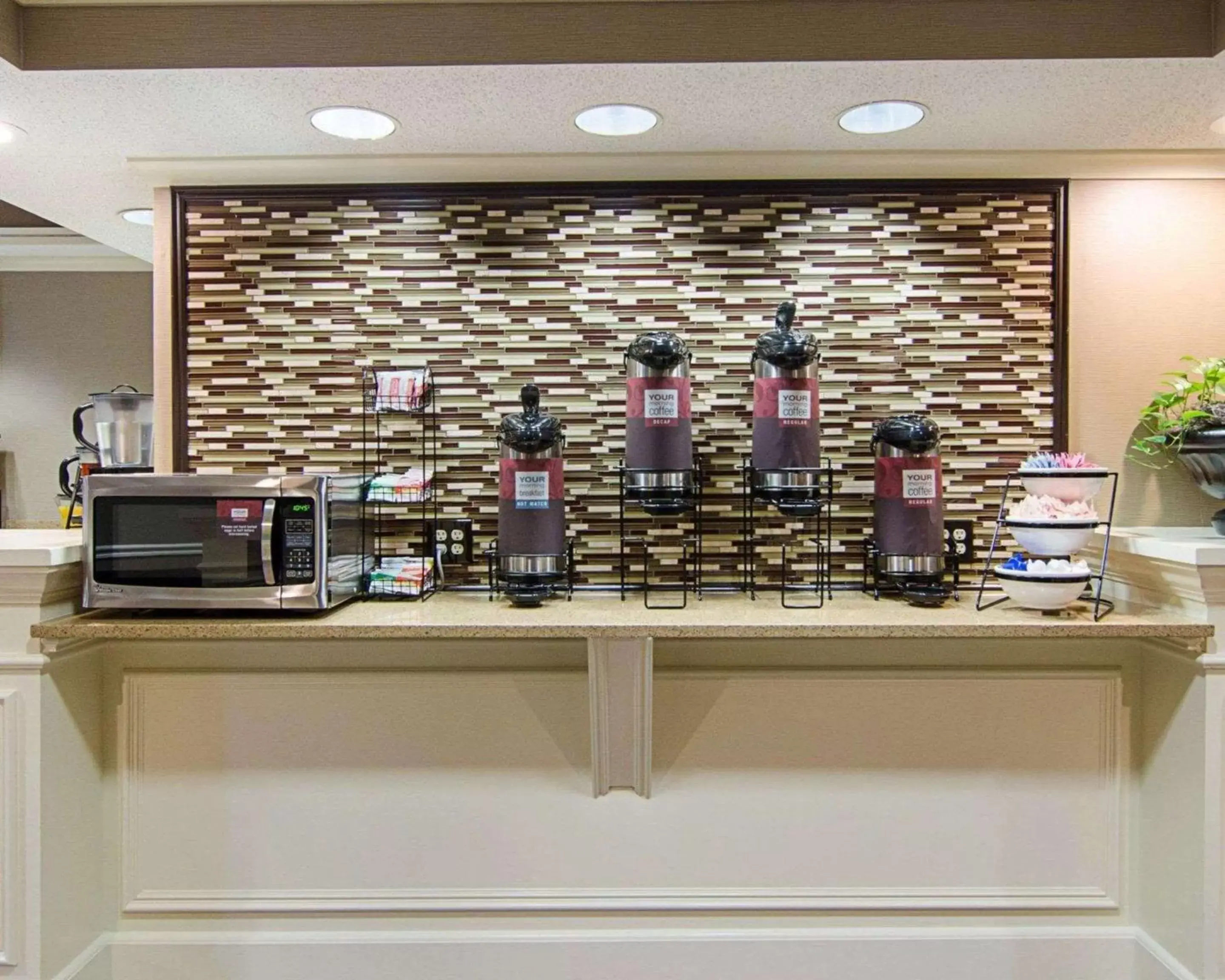 Restaurant/places to eat in Quality Inn & Suites Little Rock West
